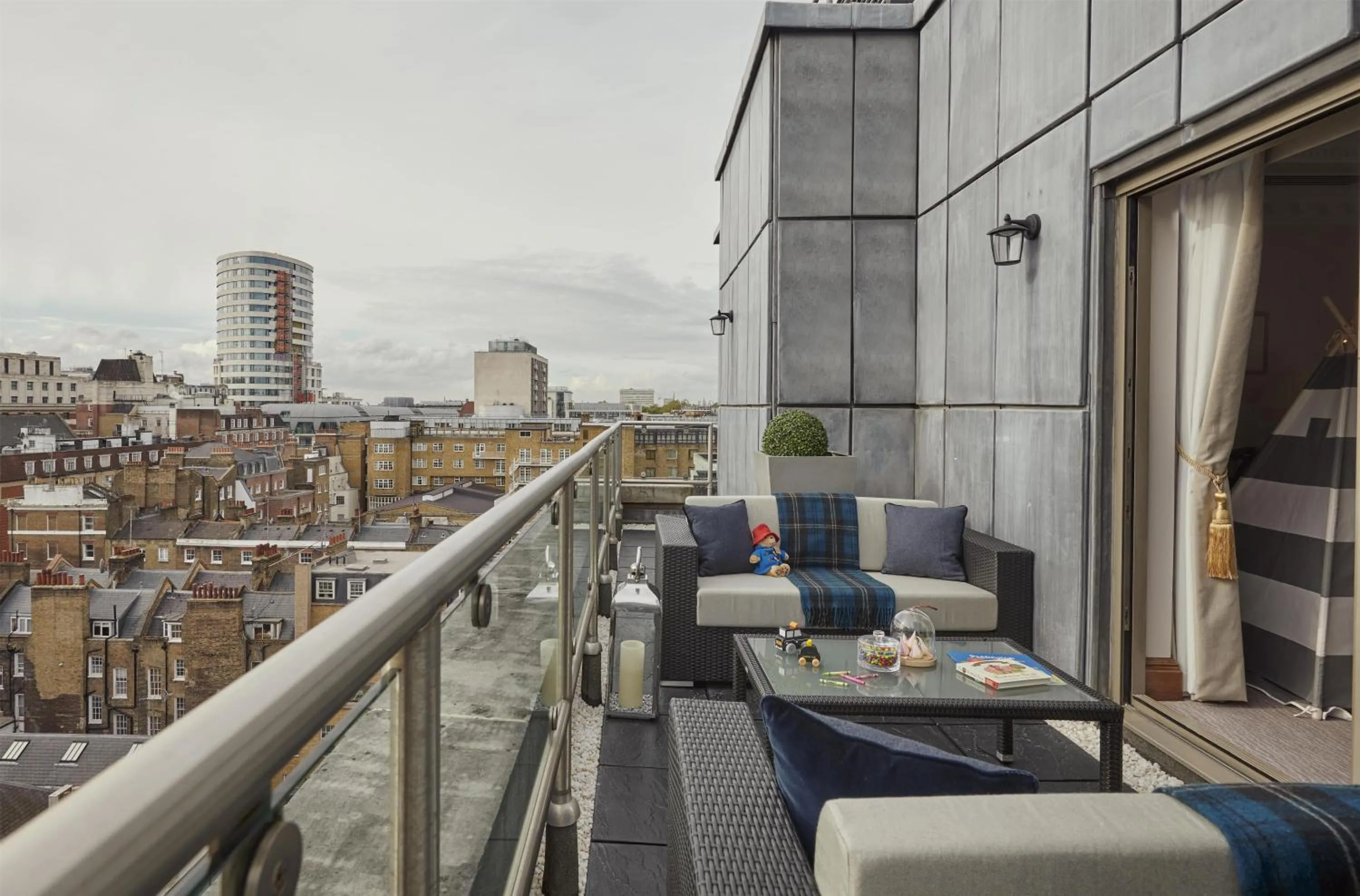 Photo of the whole room in Hyatt Regency London - The Churchill