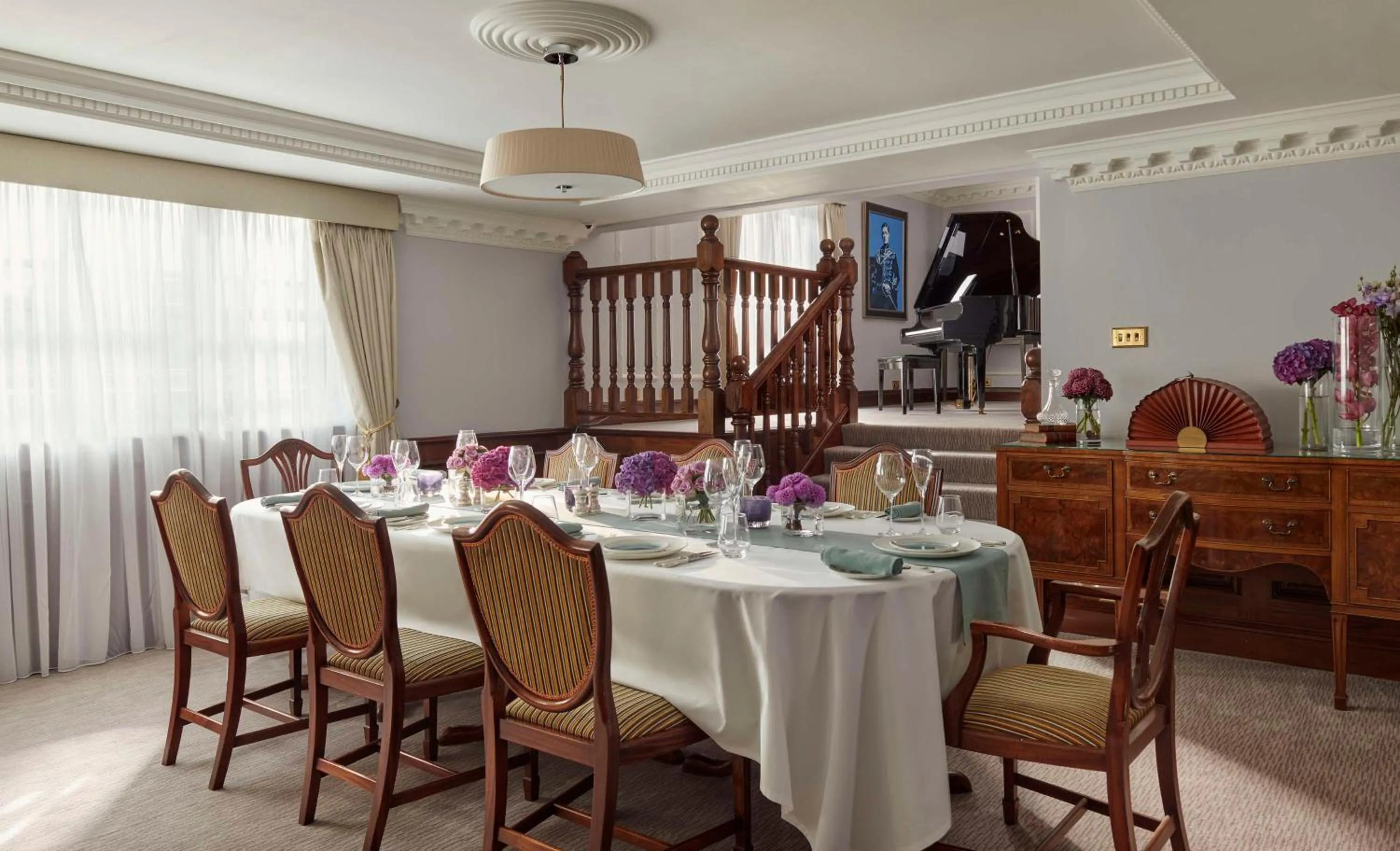 Photo of the whole room in Hyatt Regency London - The Churchill