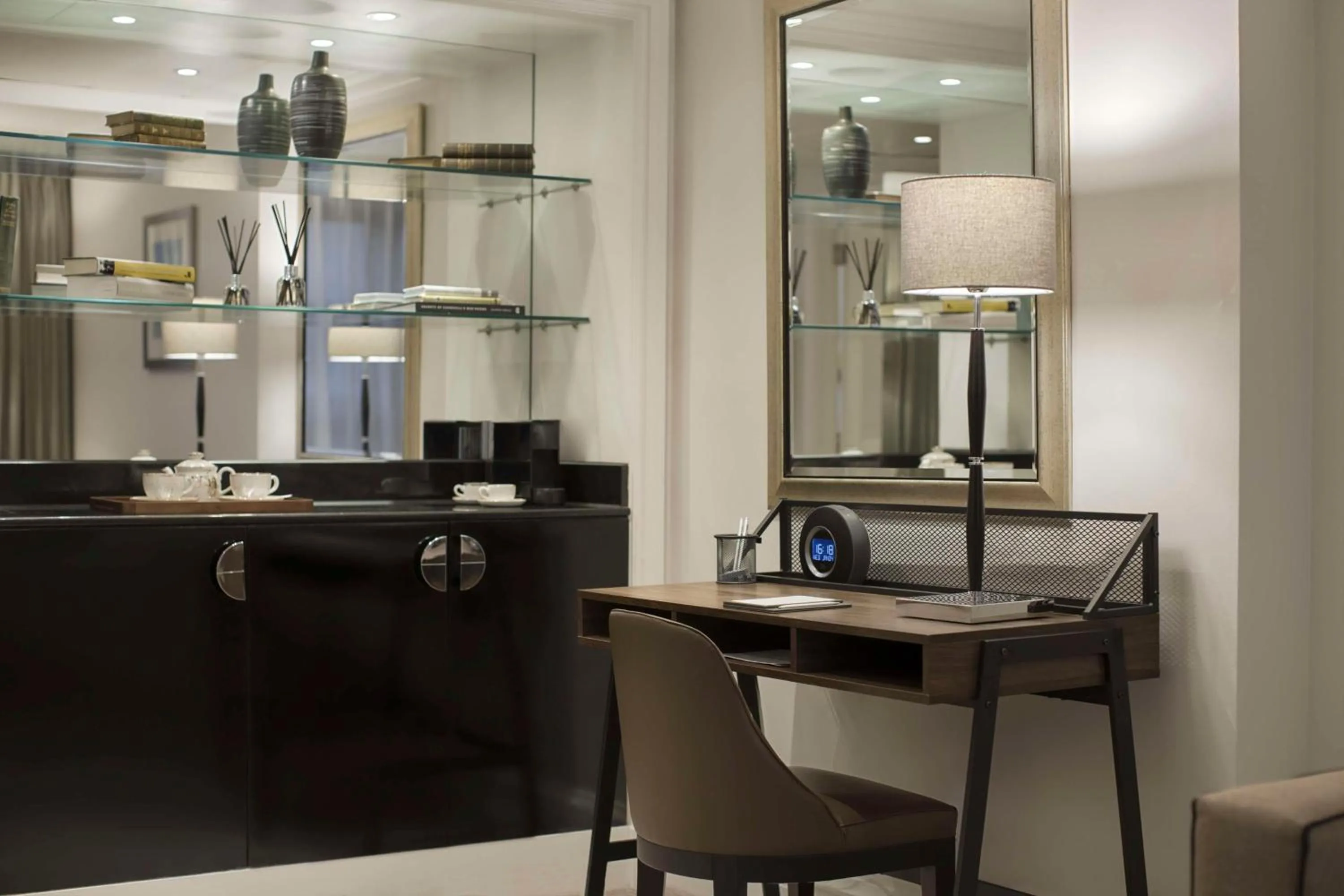 Photo of the whole room in Hyatt Regency London - The Churchill