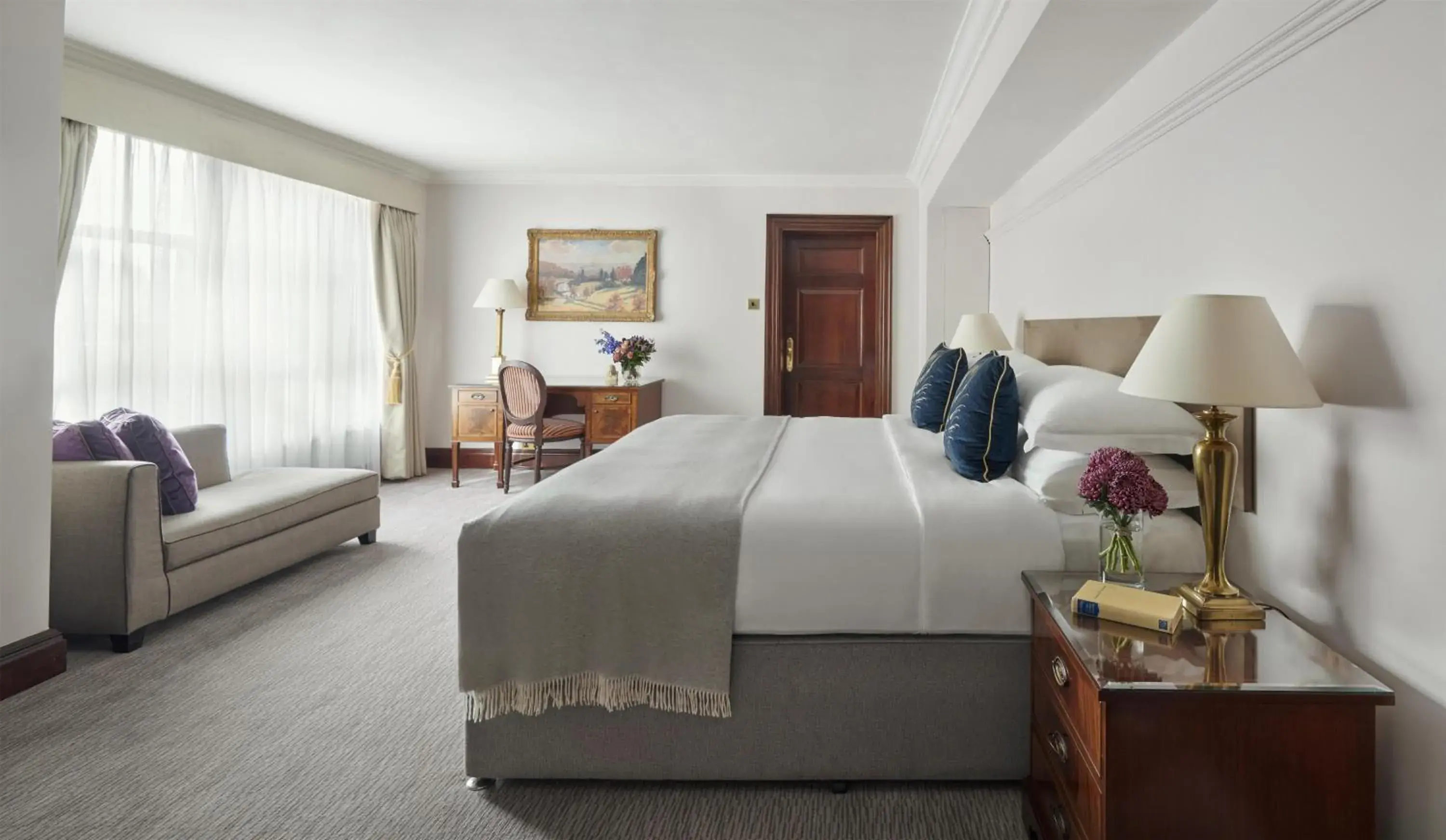 Photo of the whole room, Bed in Hyatt Regency London - The Churchill Photo of the whole room, Bed in Hyatt Regency London - The Churchill