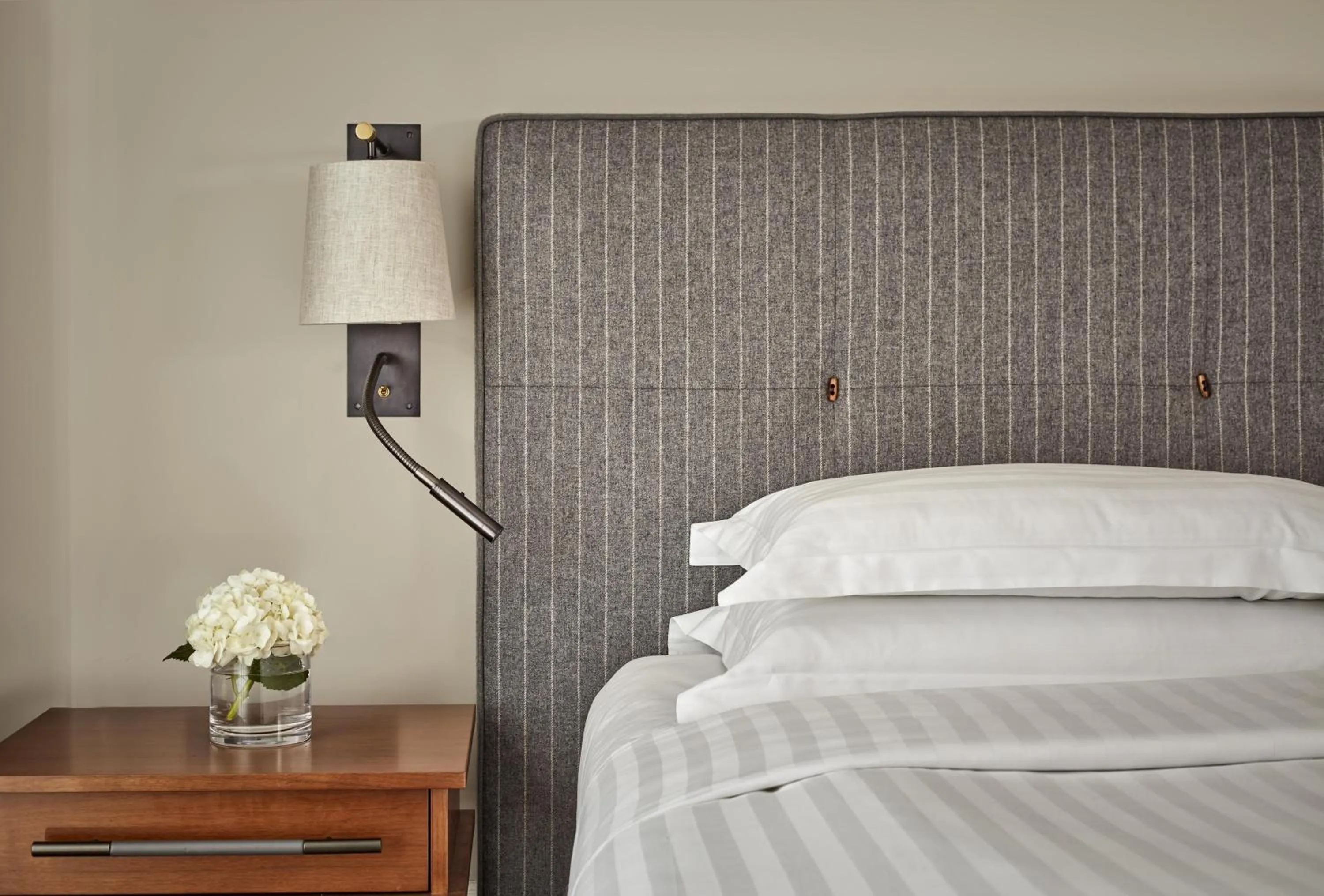 Photo of the whole room, Bed in Hyatt Regency London - The Churchill