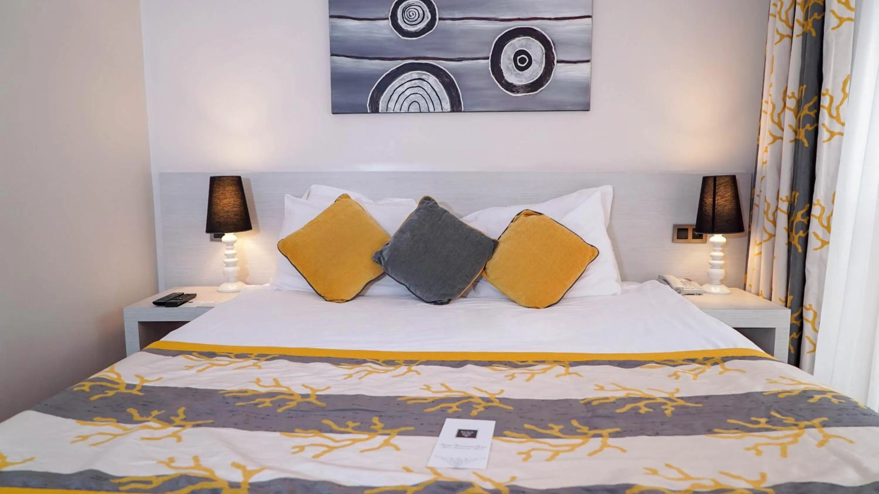 Bed in Koza Suite Hotel