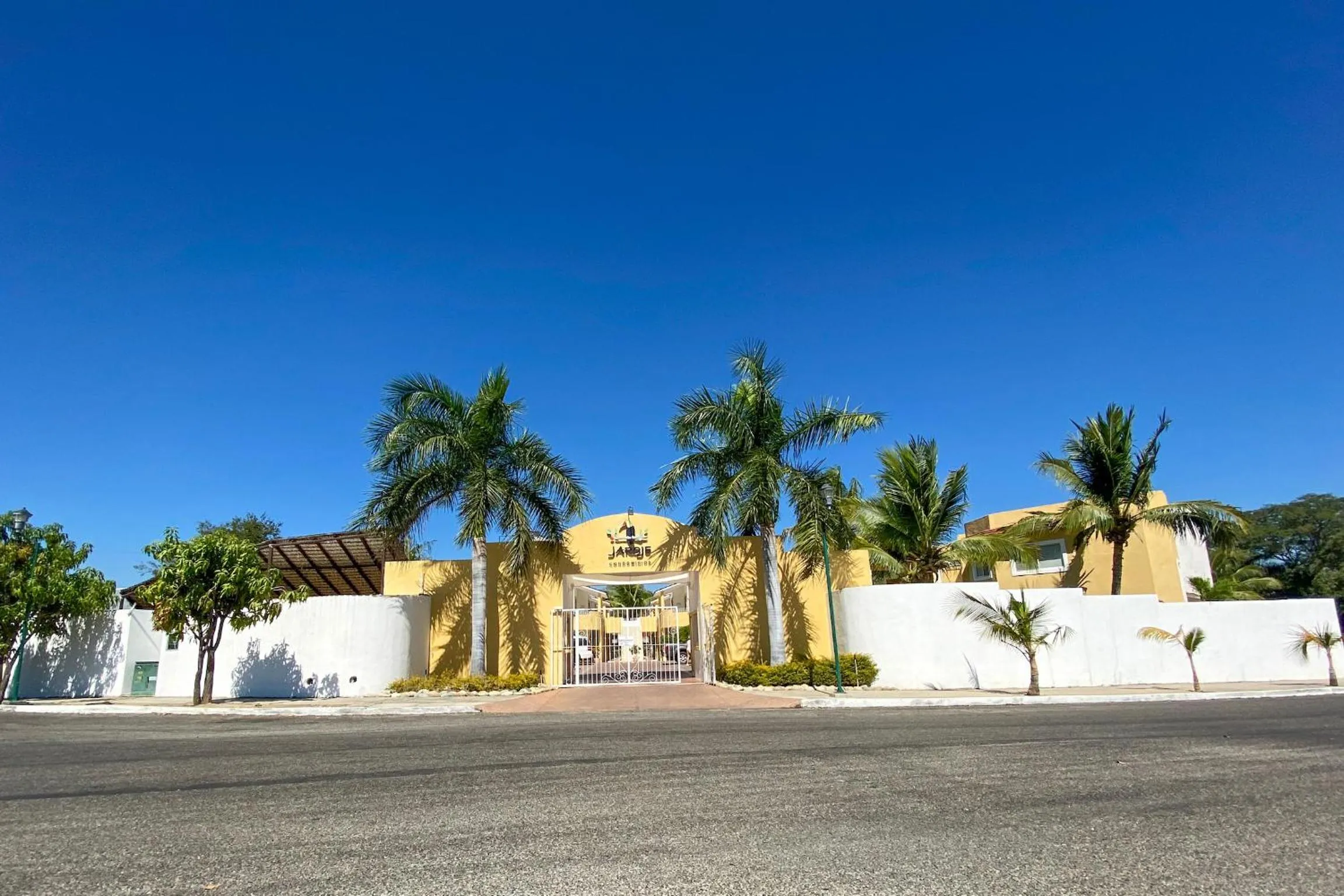 Property building in Condominios JAROJE Huatulco