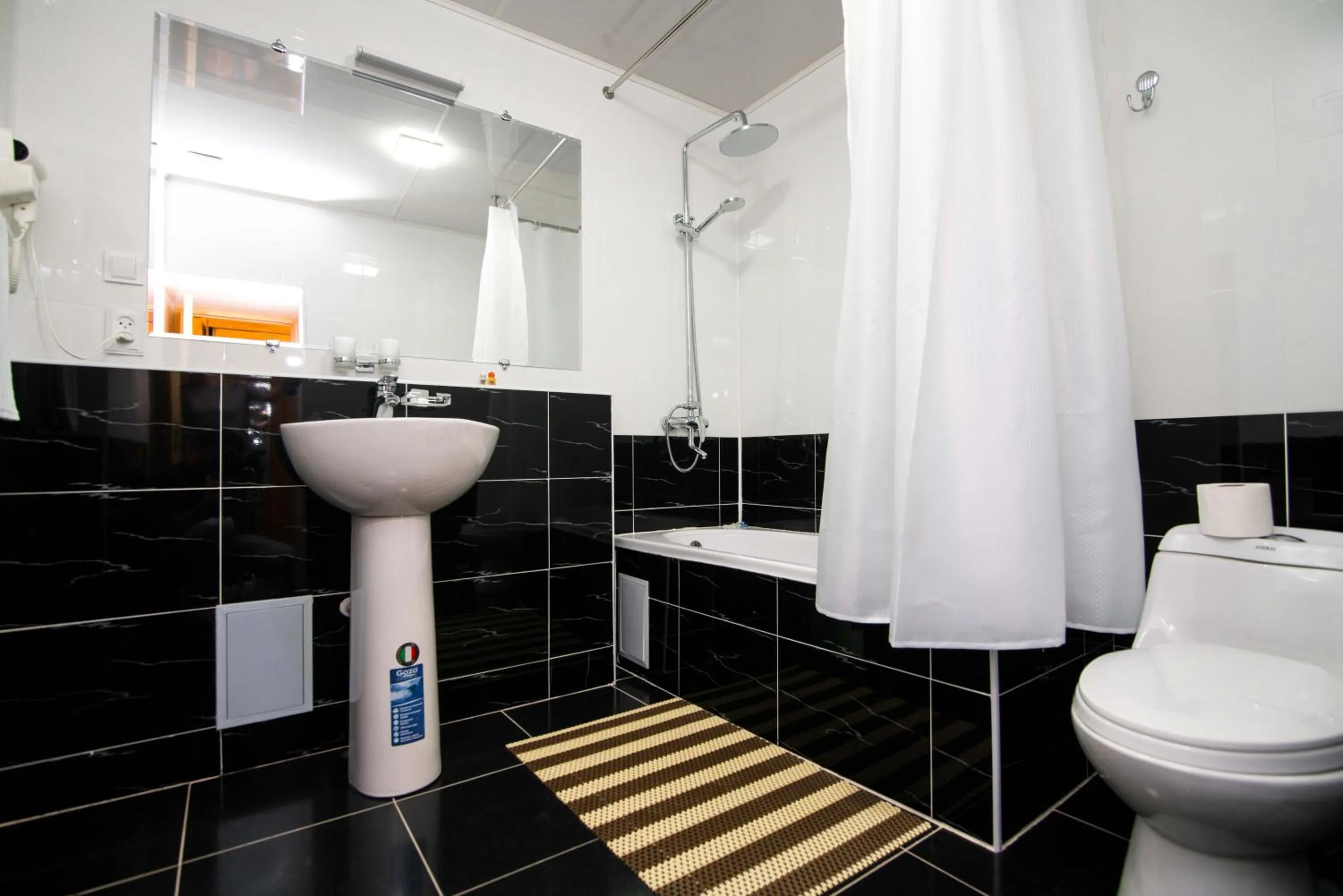 Shower in Boutique Hotel Minzifa