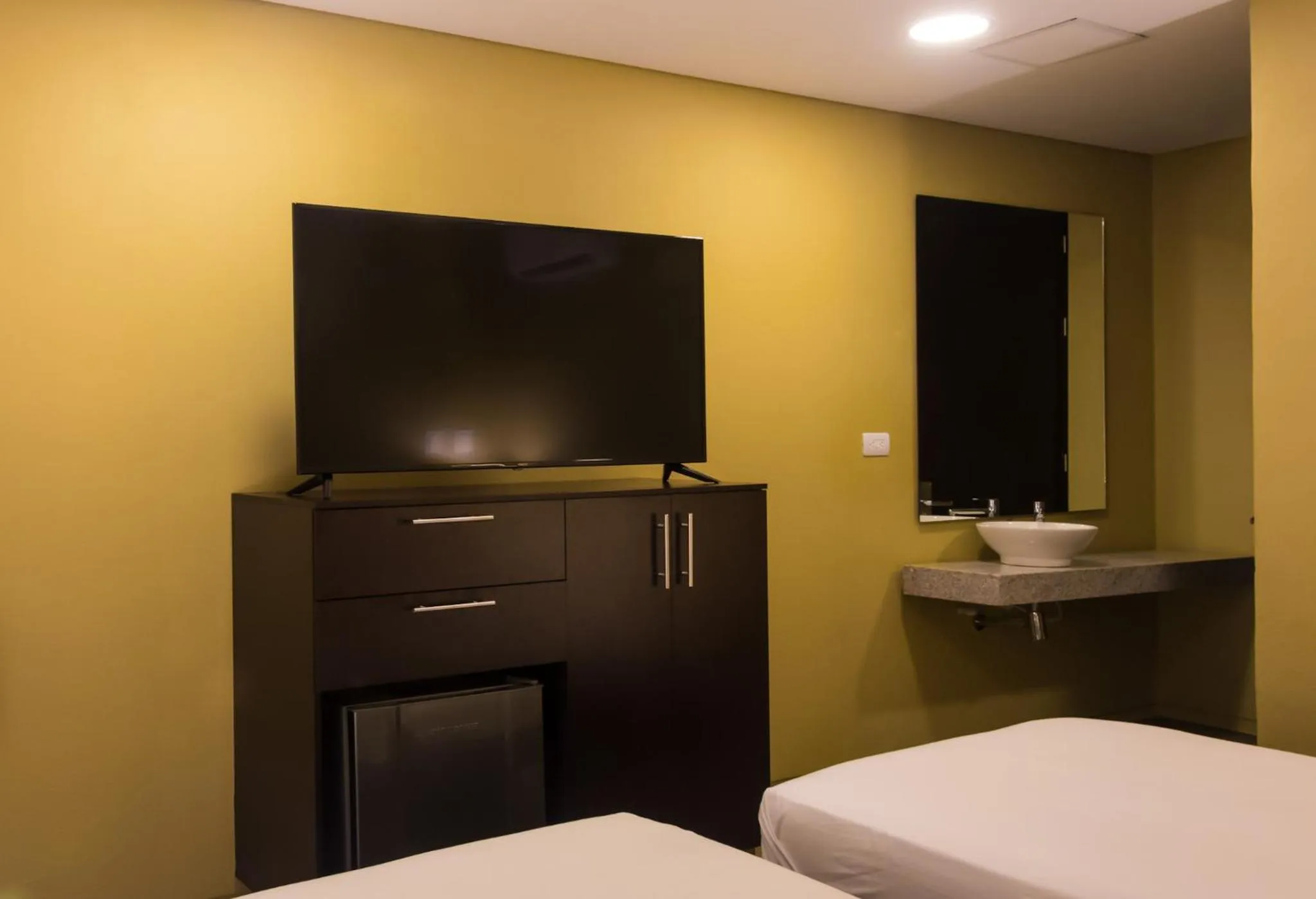 TV and multimedia, Bed in Oasis Fresh Hotel