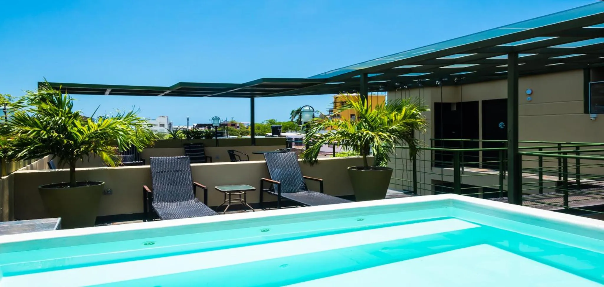 Hot Tub in Oasis Fresh Hotel