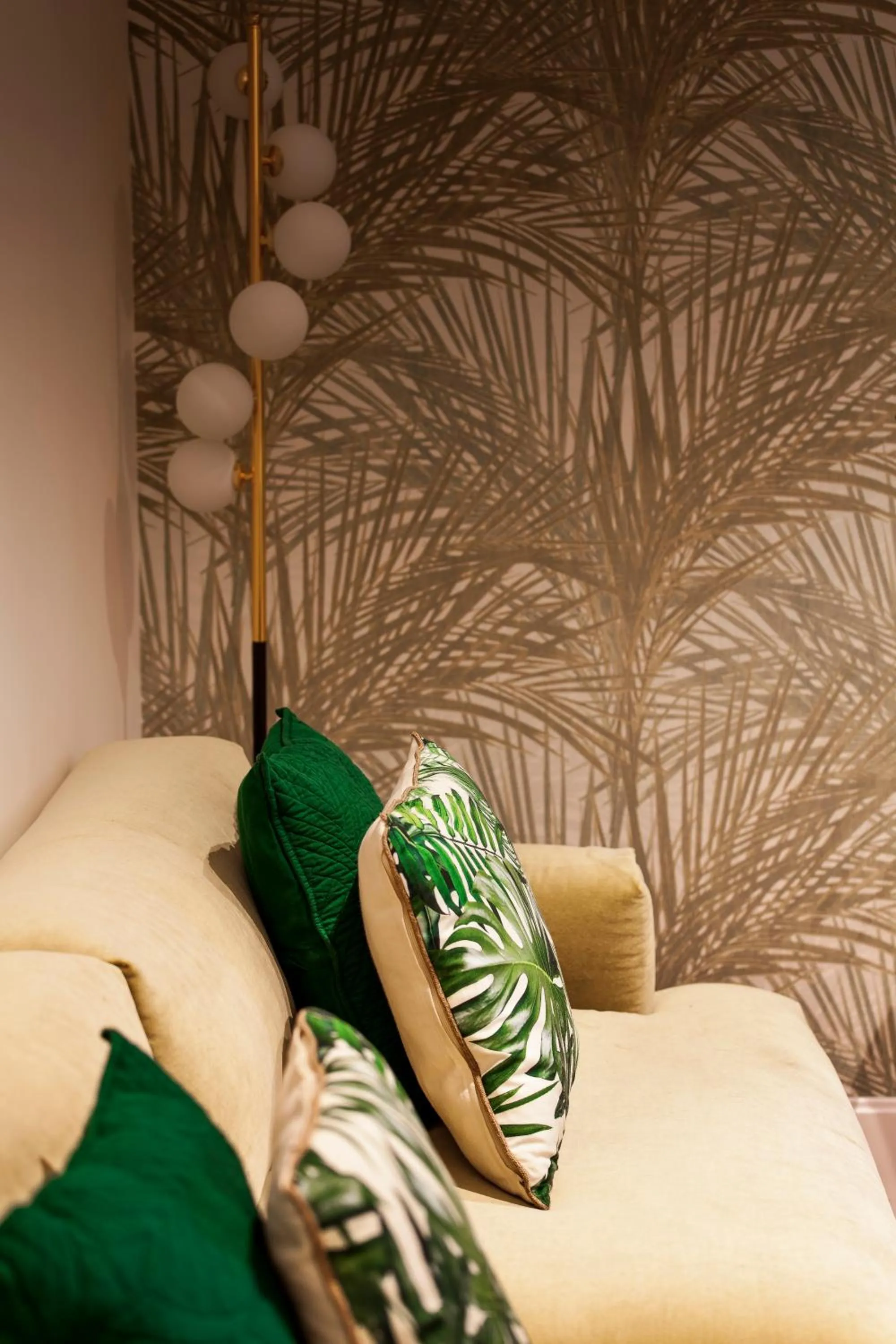 Living room, Bed in Mante House - Malasaña Design