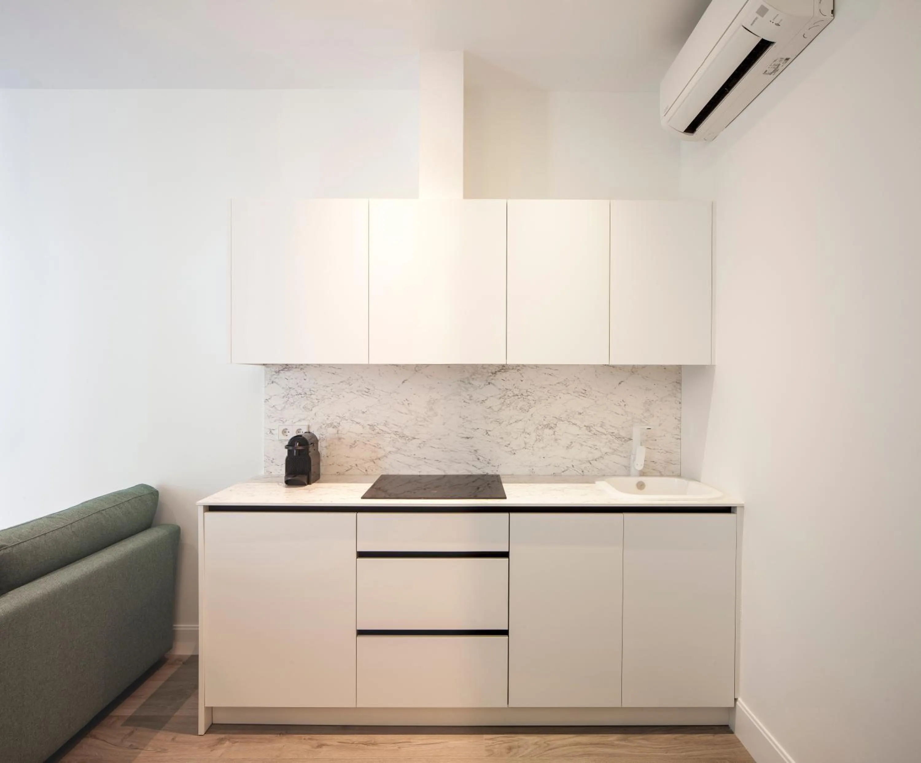 Kitchen or kitchenette in Mante House - Malasaña Design