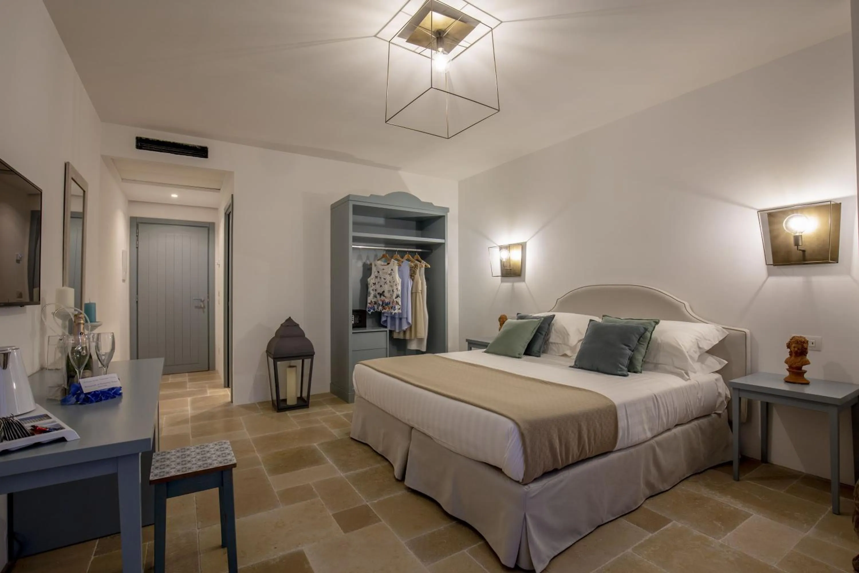 Bed in Romantic Relais Sorrento