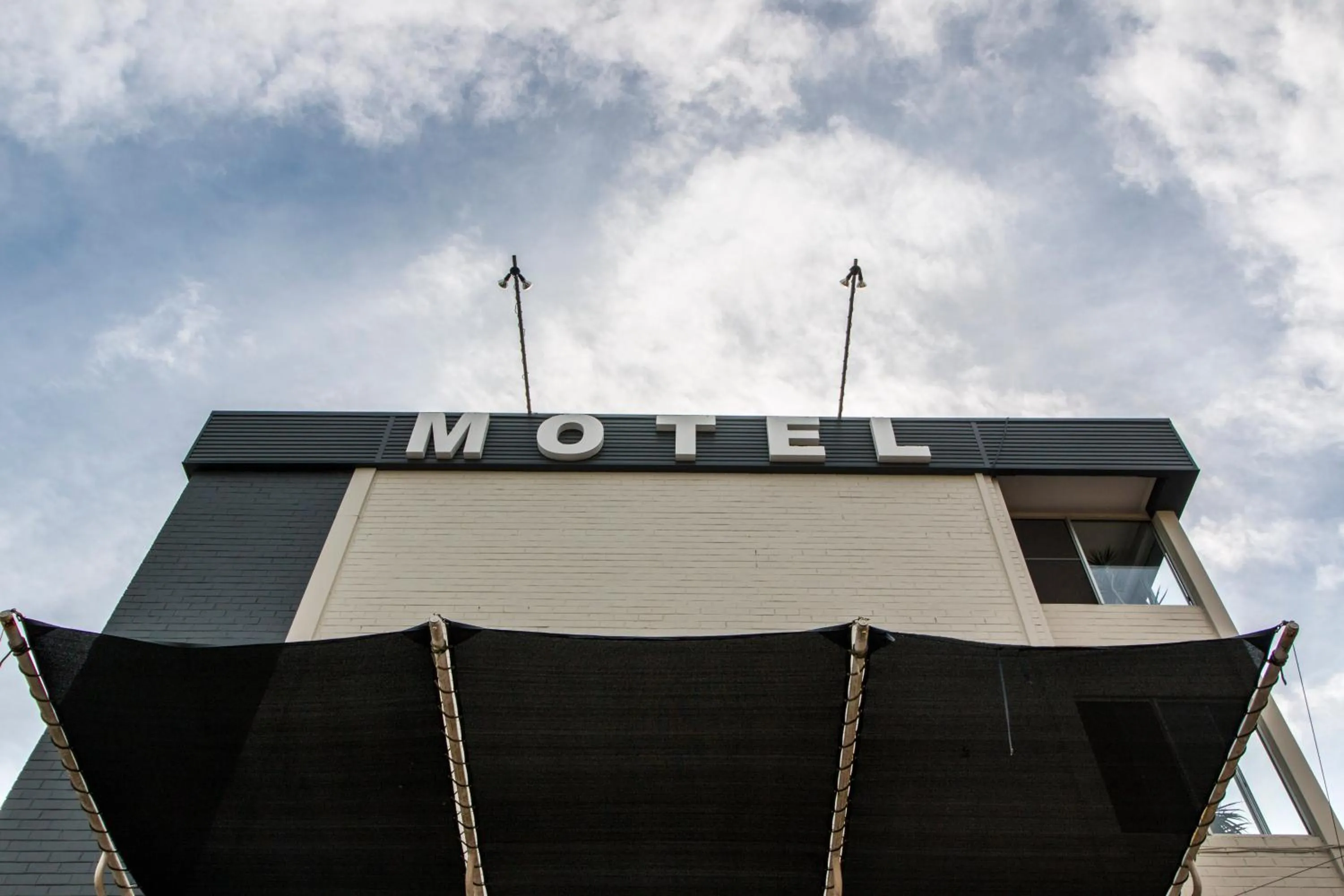 Facade/entrance in Port Aloha Motel
