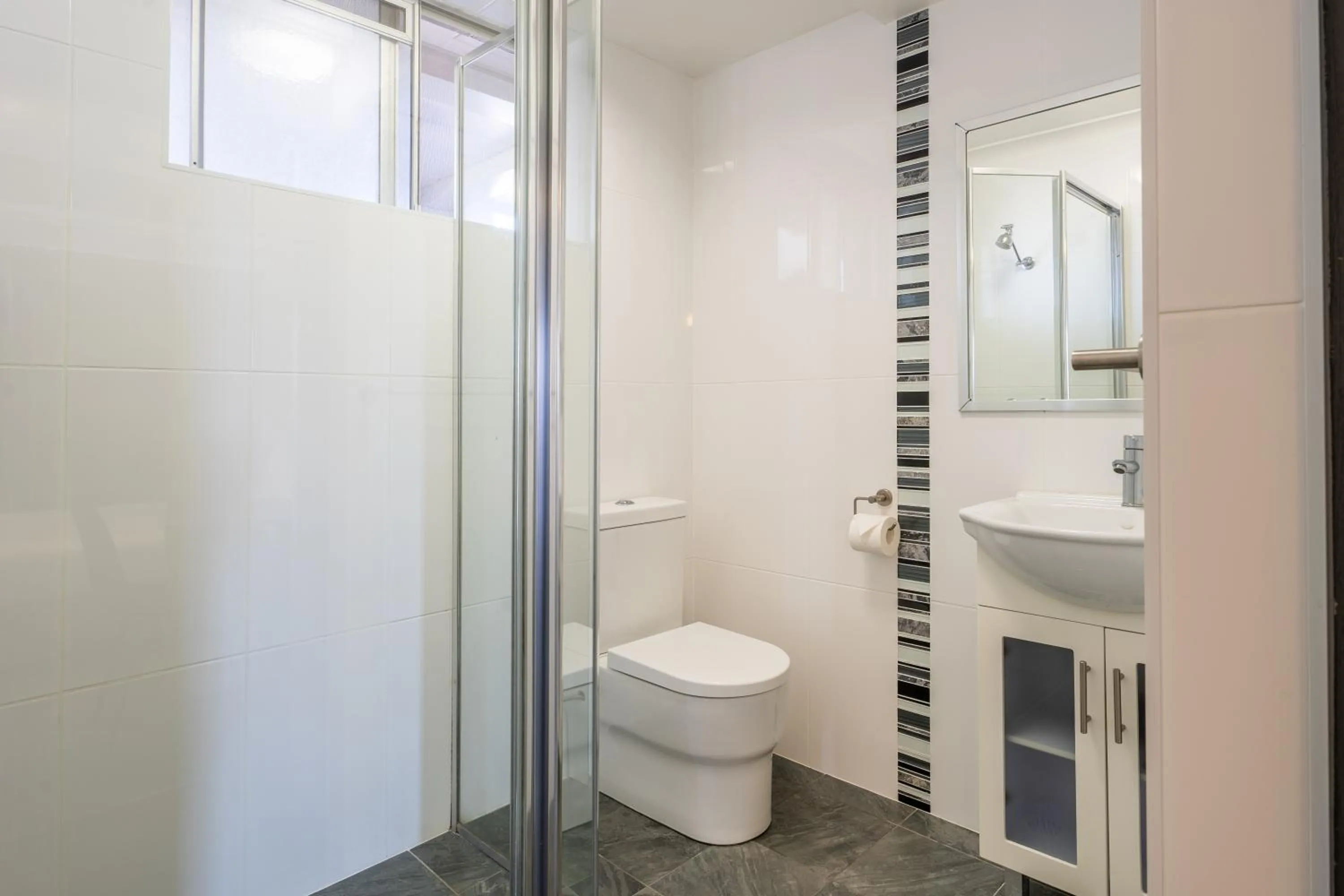 Bathroom in Port Aloha Motel