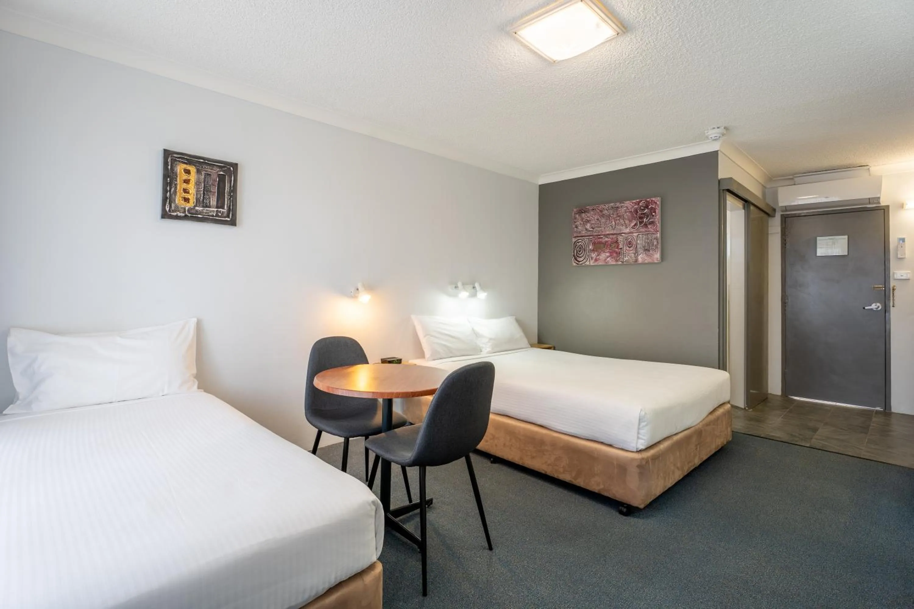 Bedroom, Bed in Port Aloha Motel