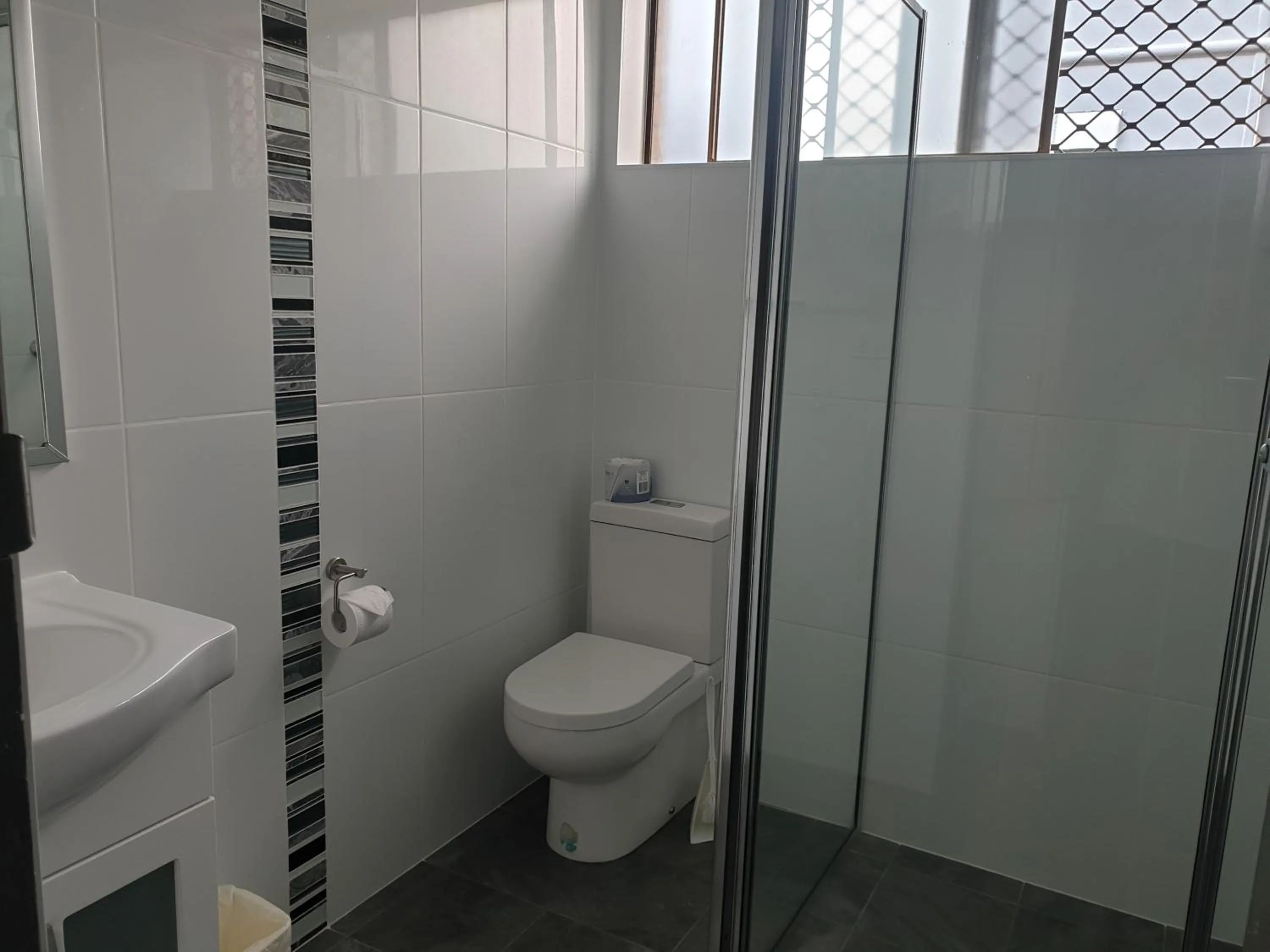 Bathroom in Port Aloha Motel