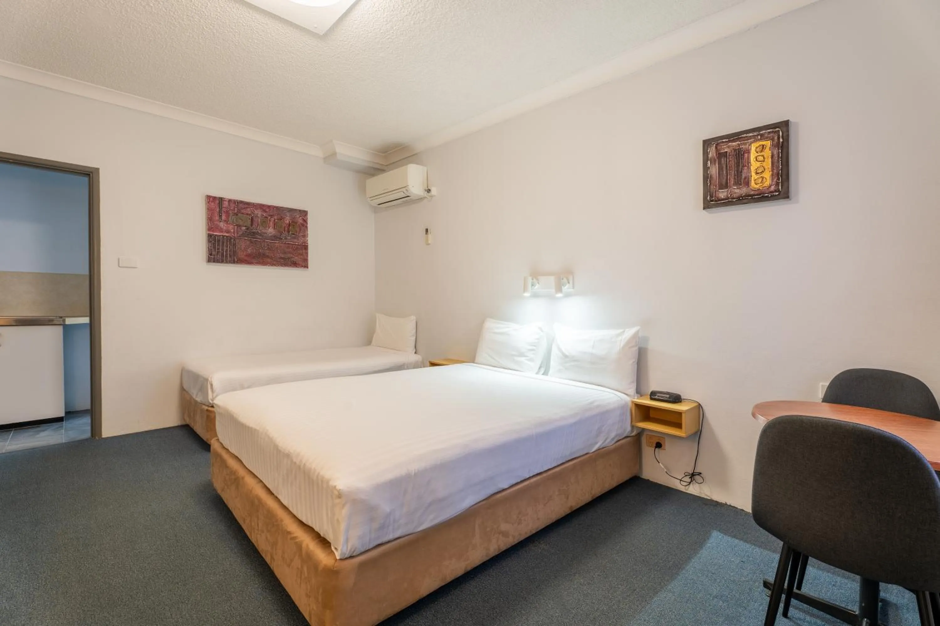 Bedroom, Bed in Port Aloha Motel