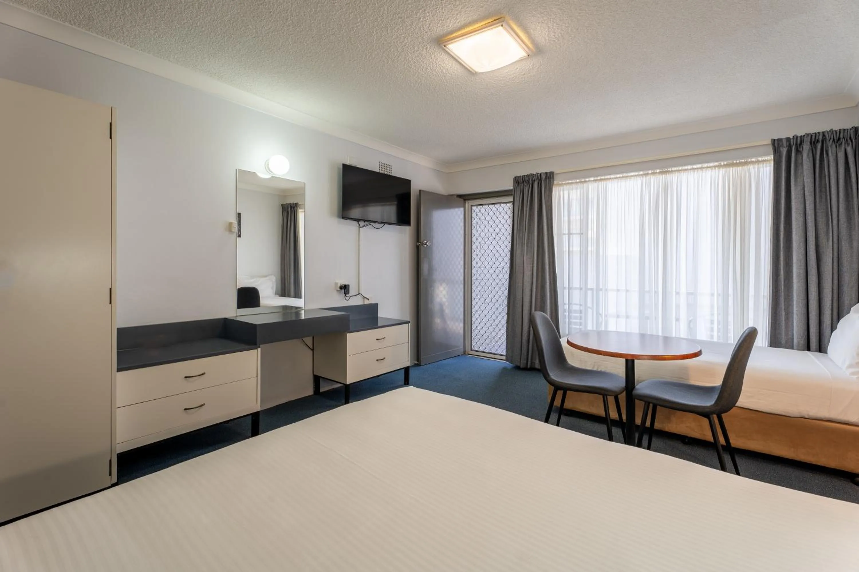 Bedroom, Bed in Port Aloha Motel