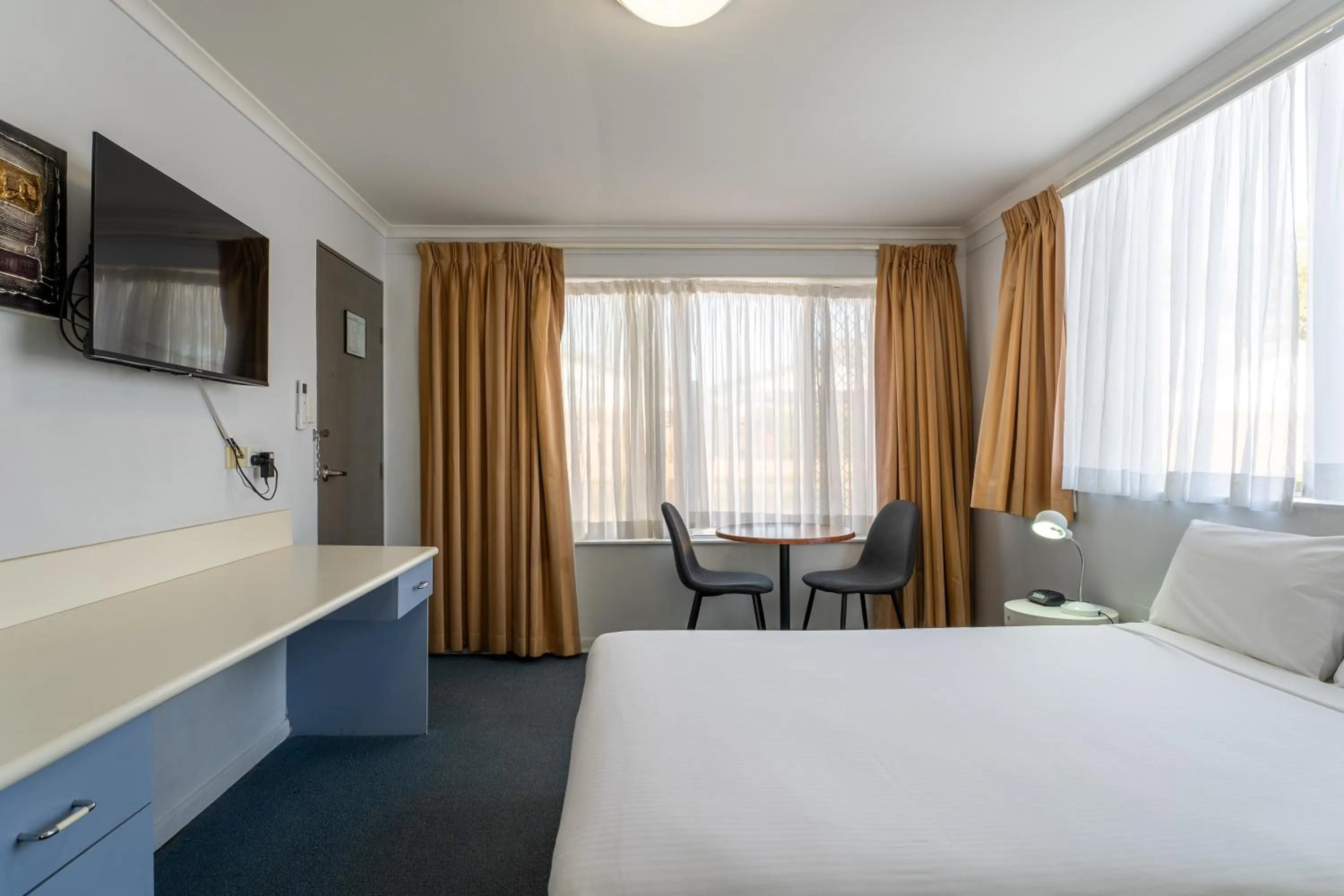 Bedroom, Bed in Port Aloha Motel