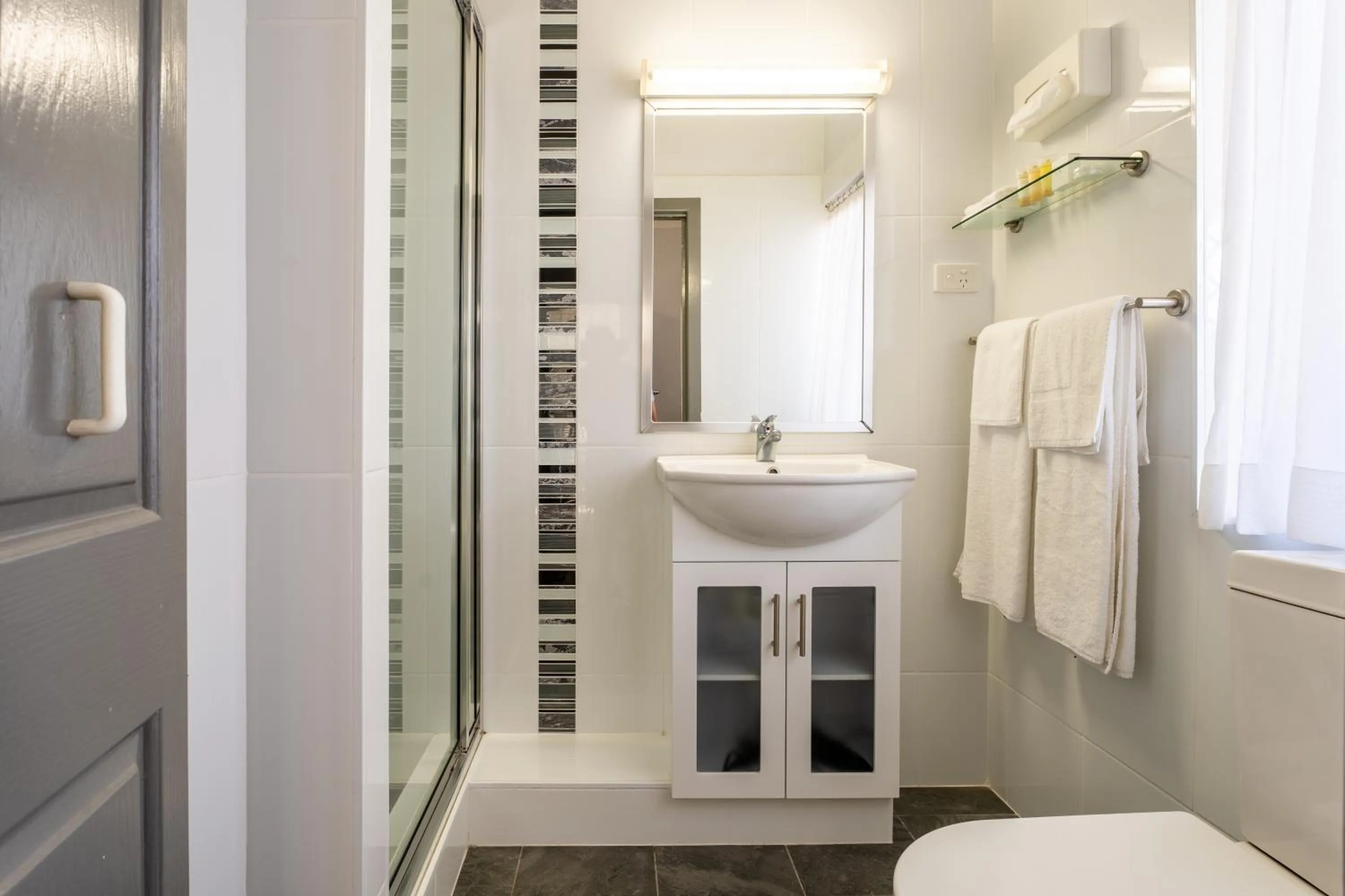 Bathroom in Port Aloha Motel