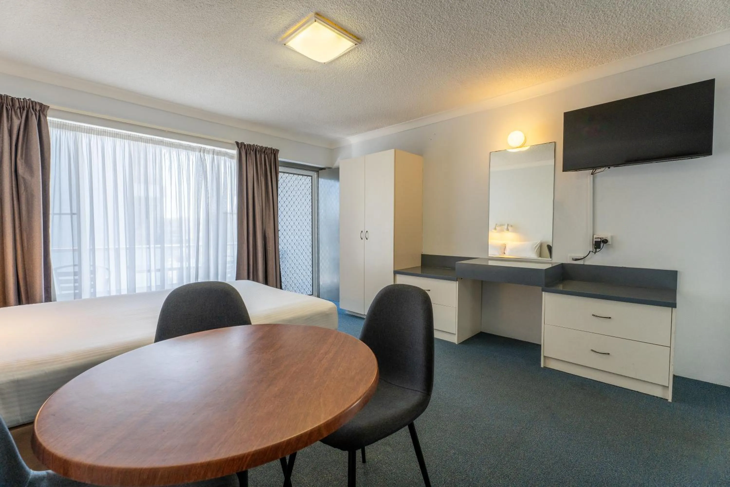 Bedroom in Port Aloha Motel