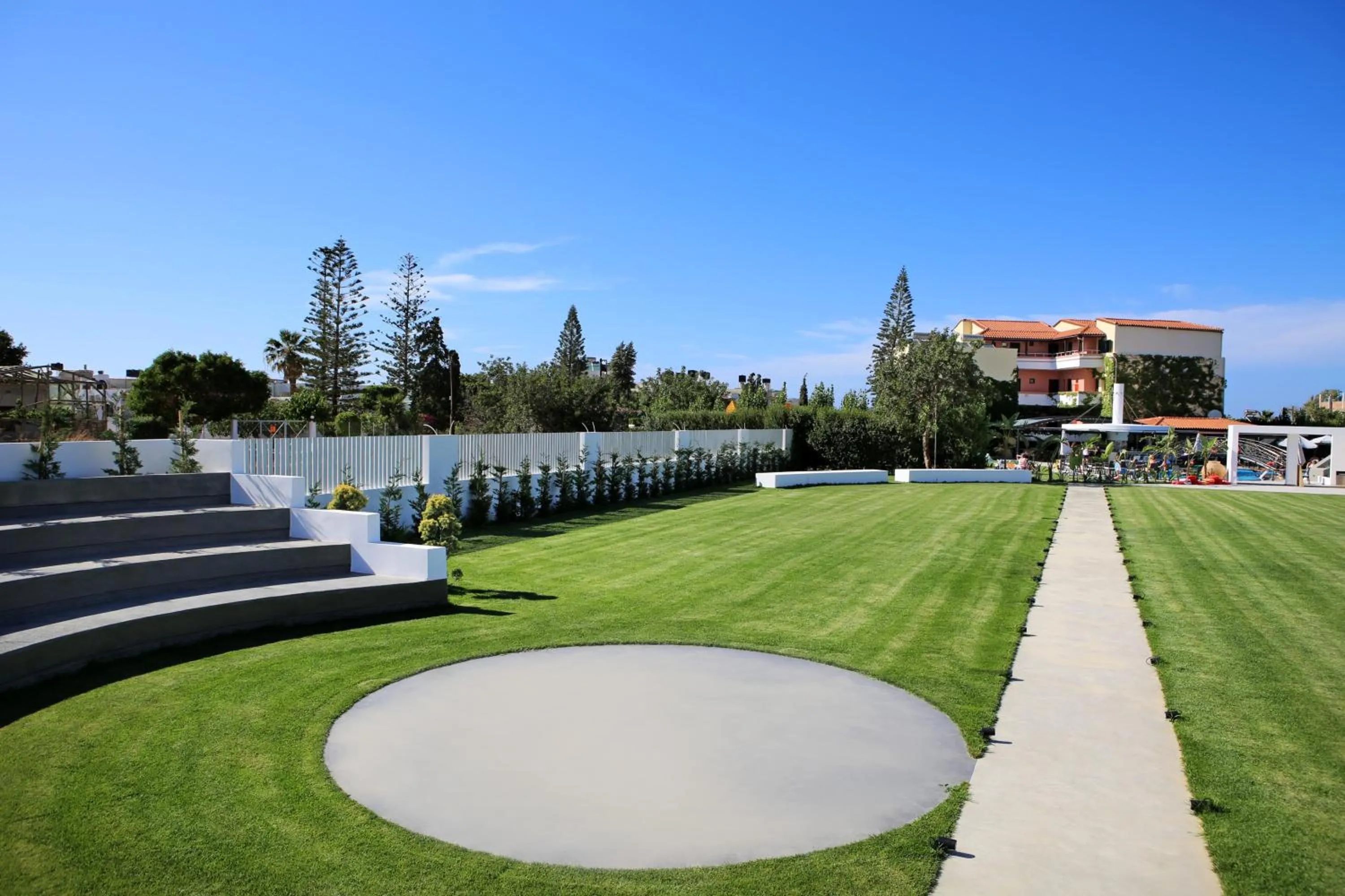 Garden in Marigianna Apartments