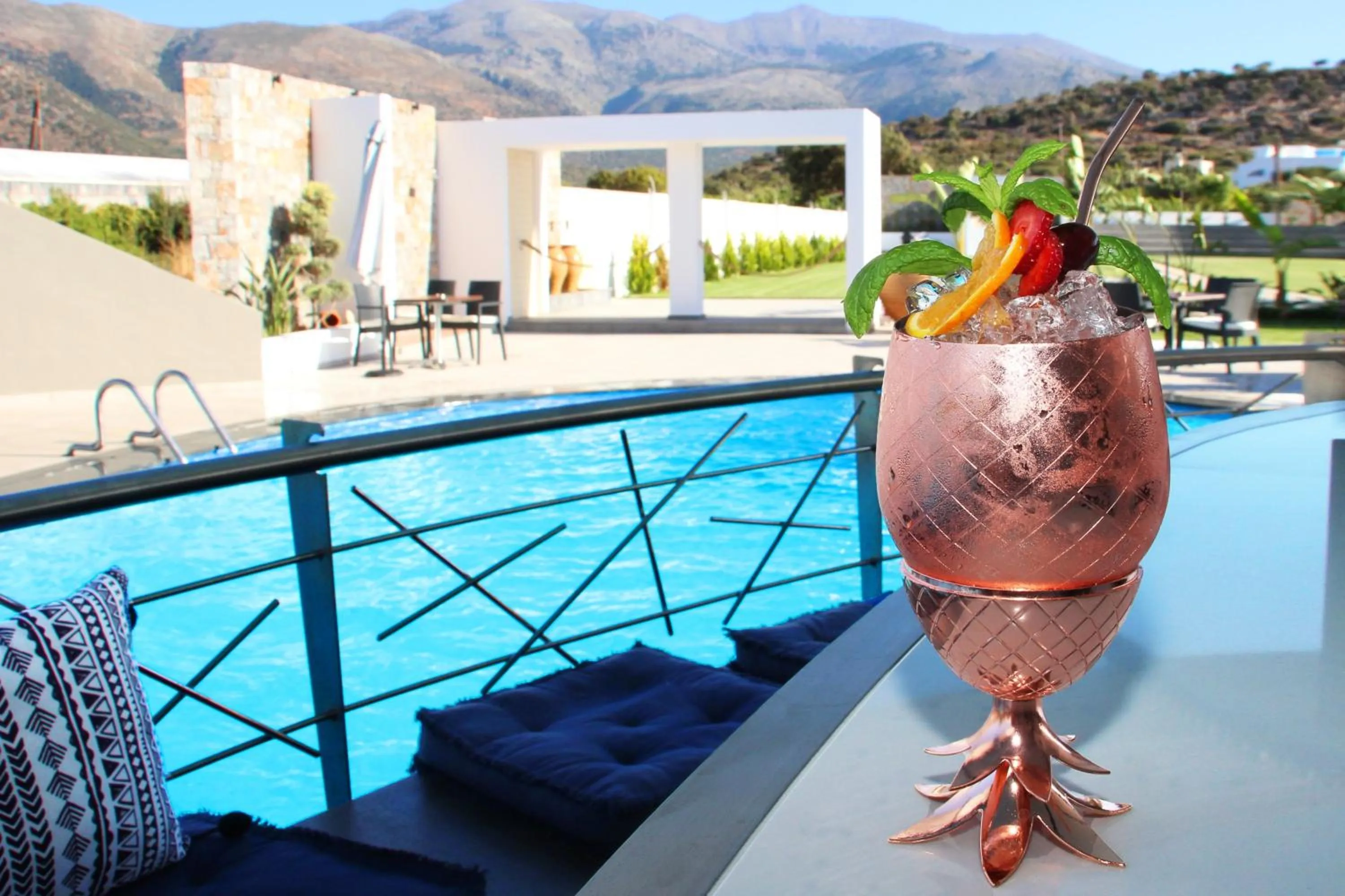 Drinks in Marigianna Apartments