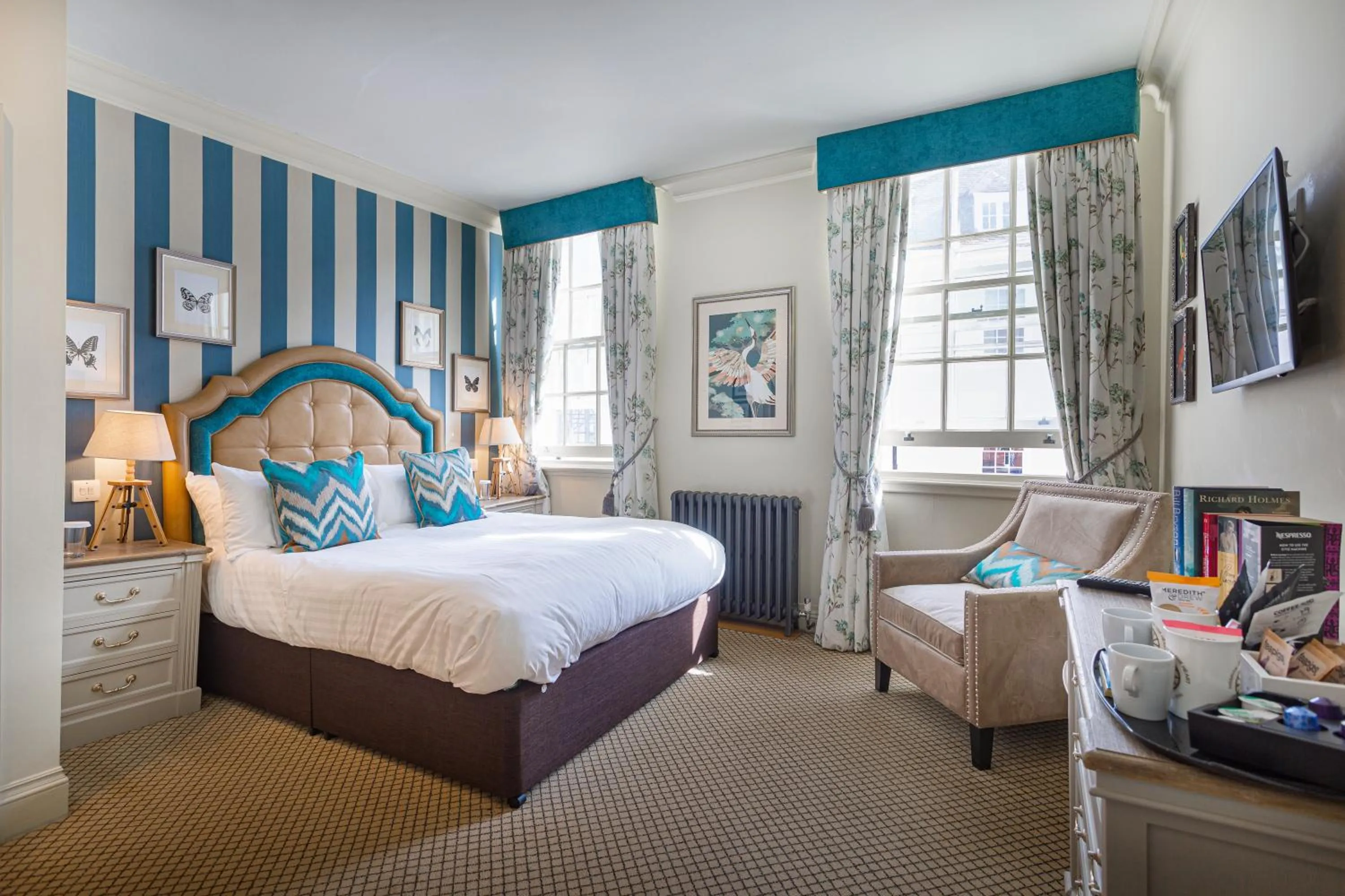 Bed in The White Horse Hotel, Romsey, Hampshire - The Coaching Inn Group