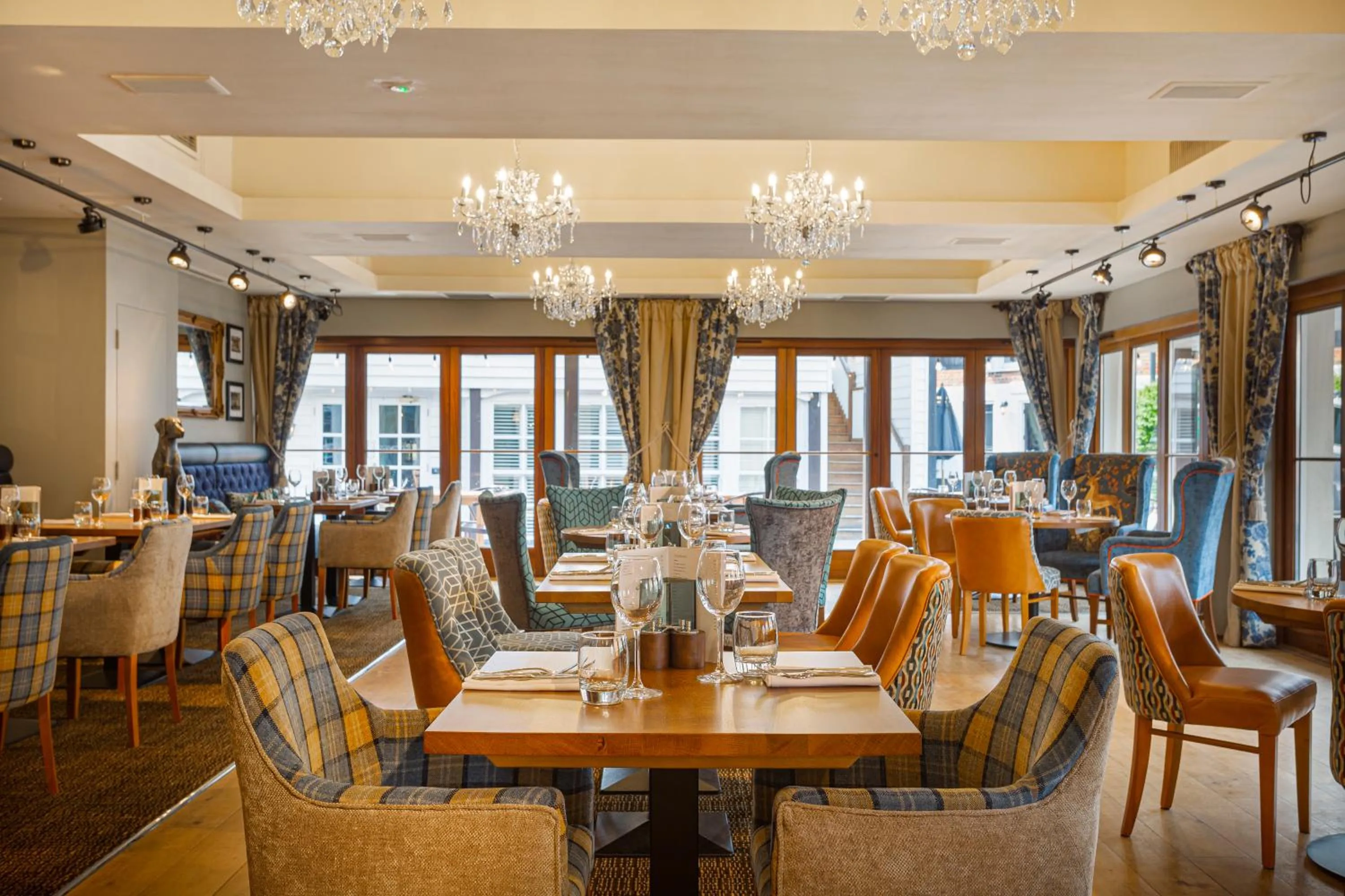 Restaurant/places to eat in The White Horse Hotel, Romsey, Hampshire - The Coaching Inn Group