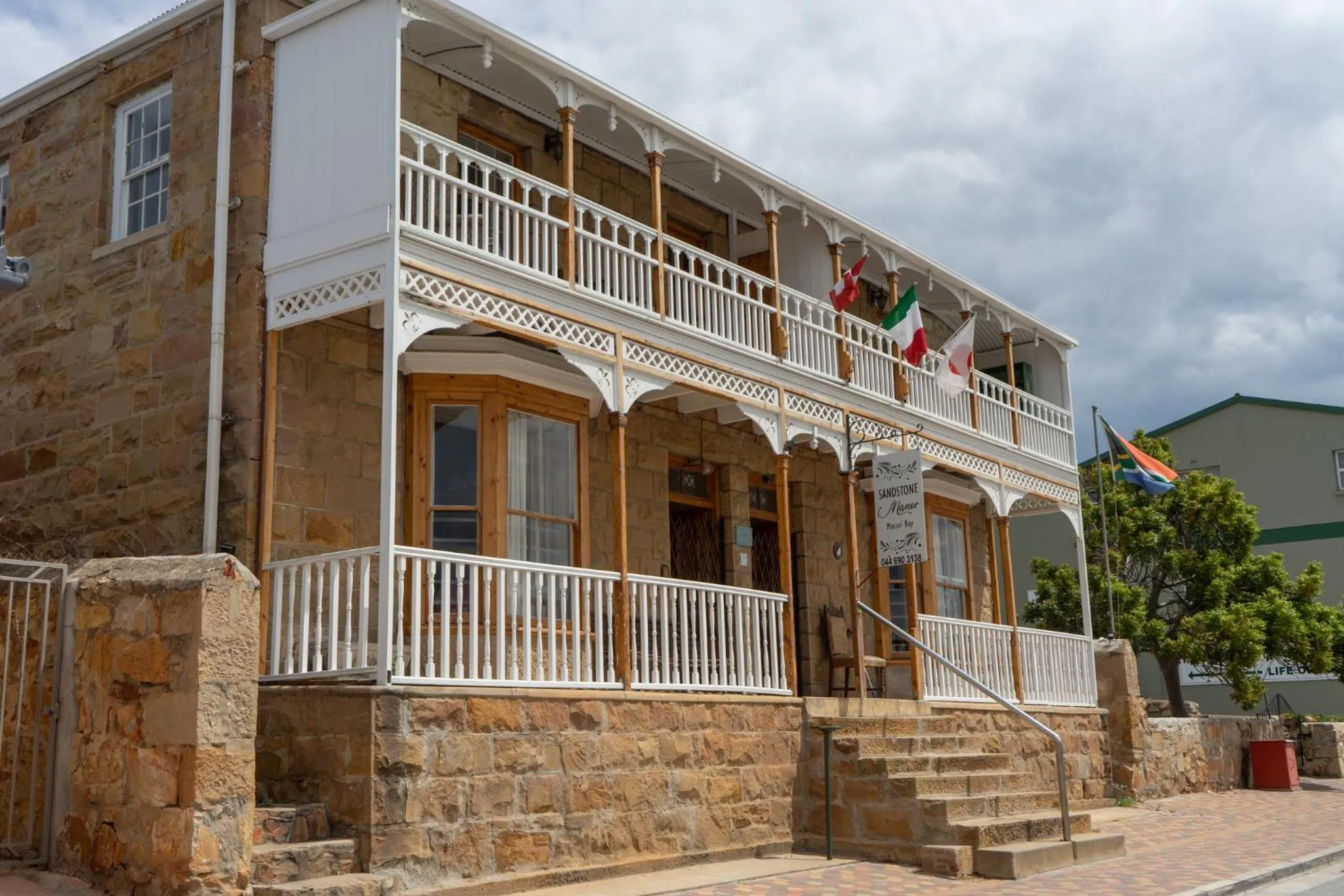Sandstone Manor