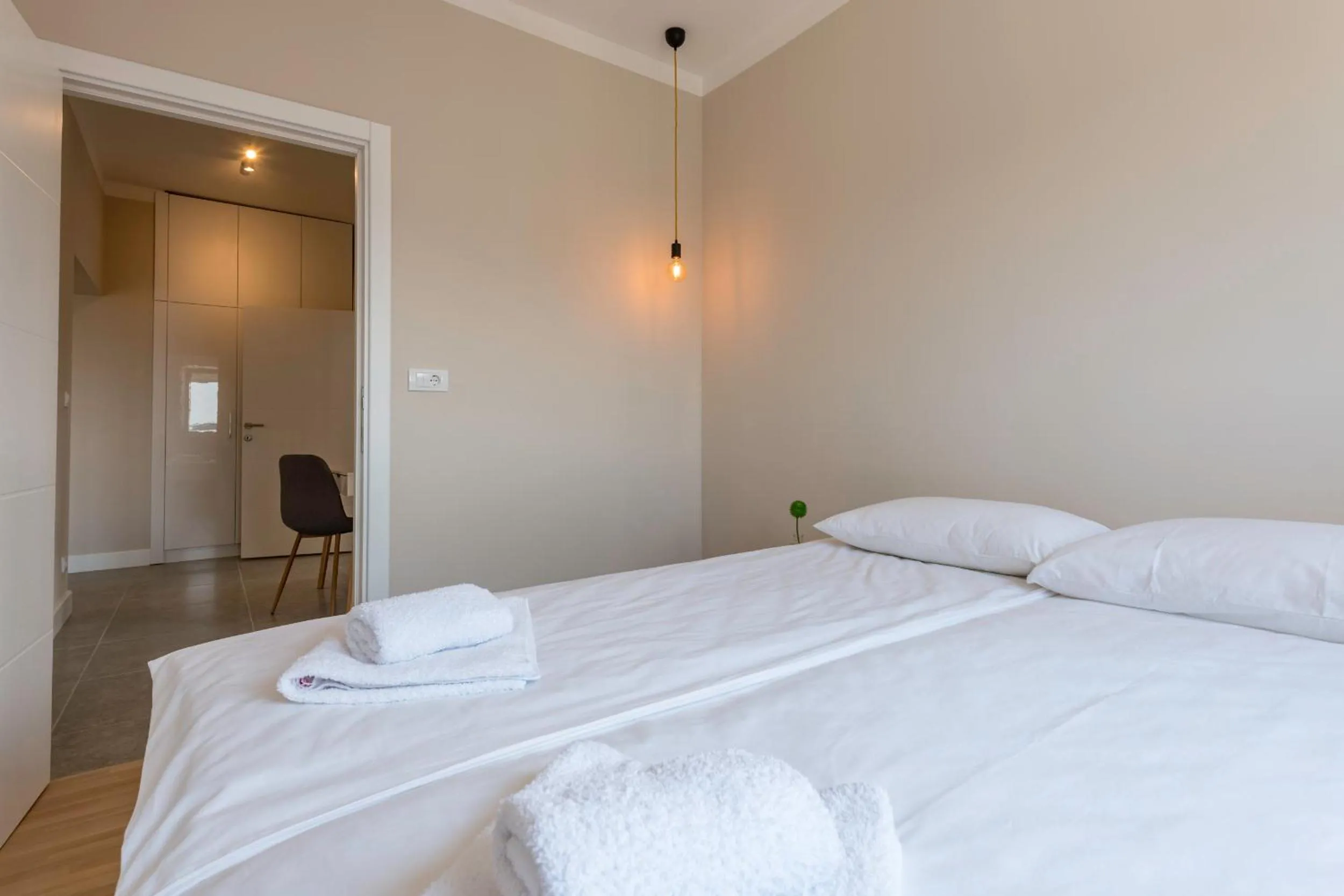 Bedroom, Bed in Urban ZEN with View - City Break Apartments