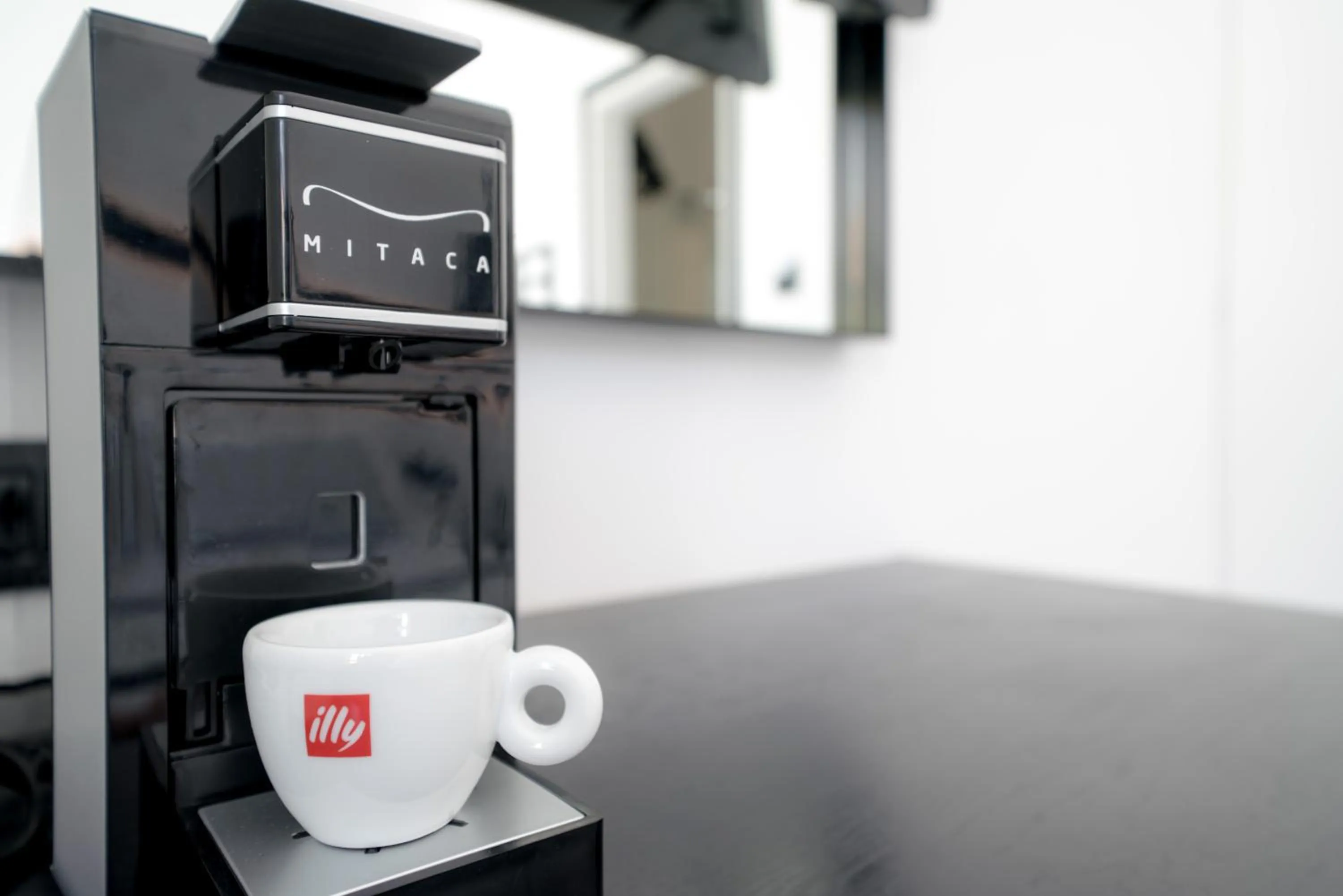 Coffee/tea facilities in Divelia Hotel