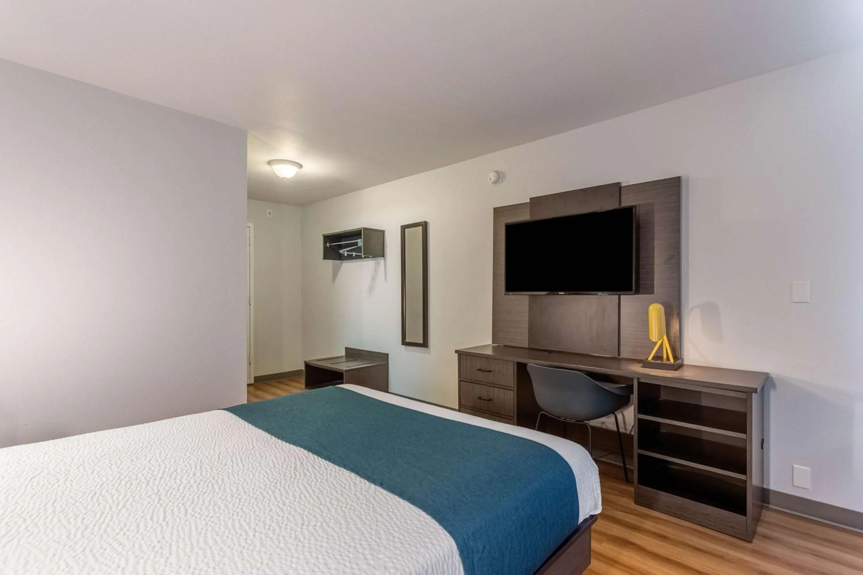 Photo of the whole room in Motel 6 Boise - Airport