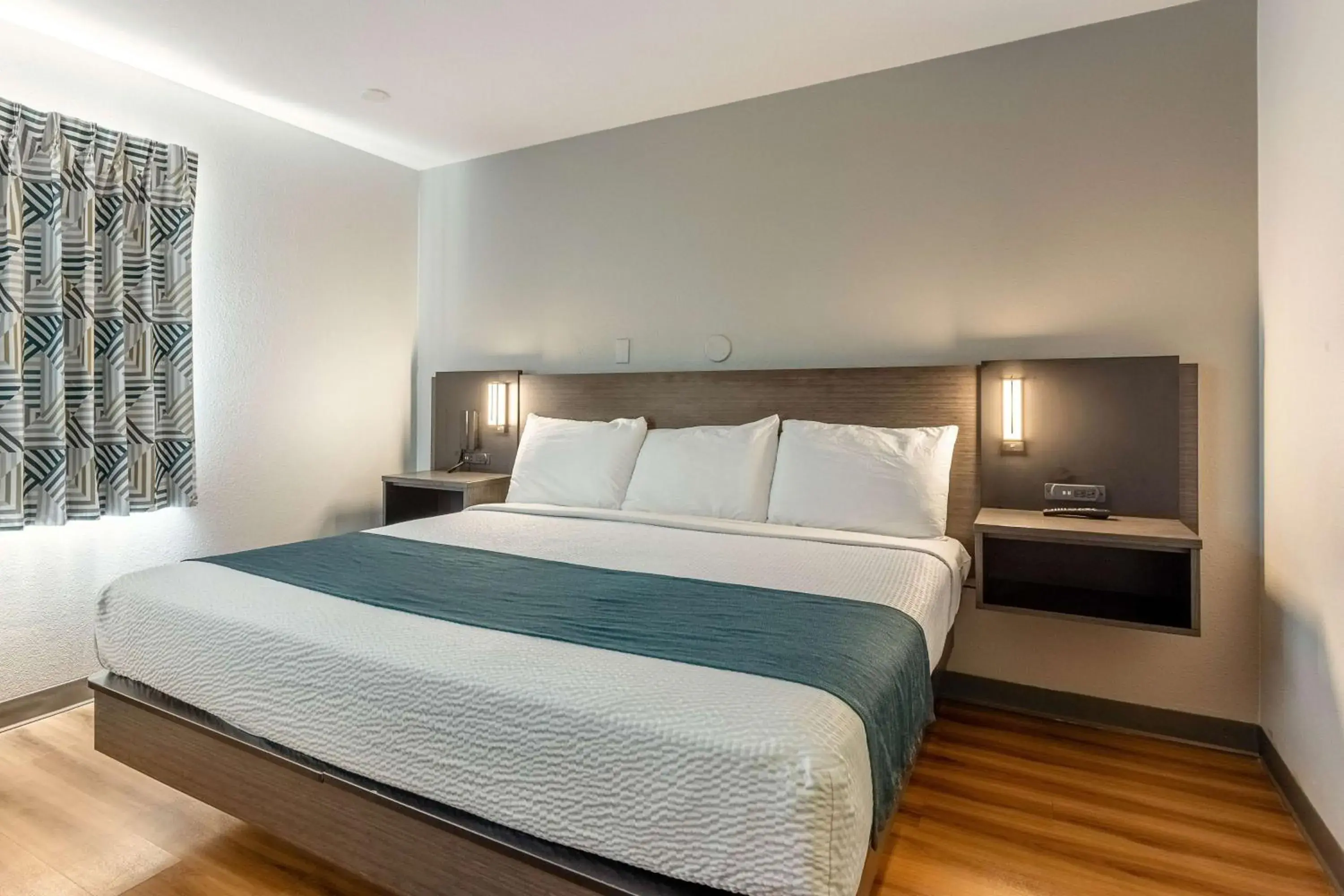 Photo of the whole room in Motel 6 Boise - Airport Photo of the whole room in Motel 6 Boise - Airport