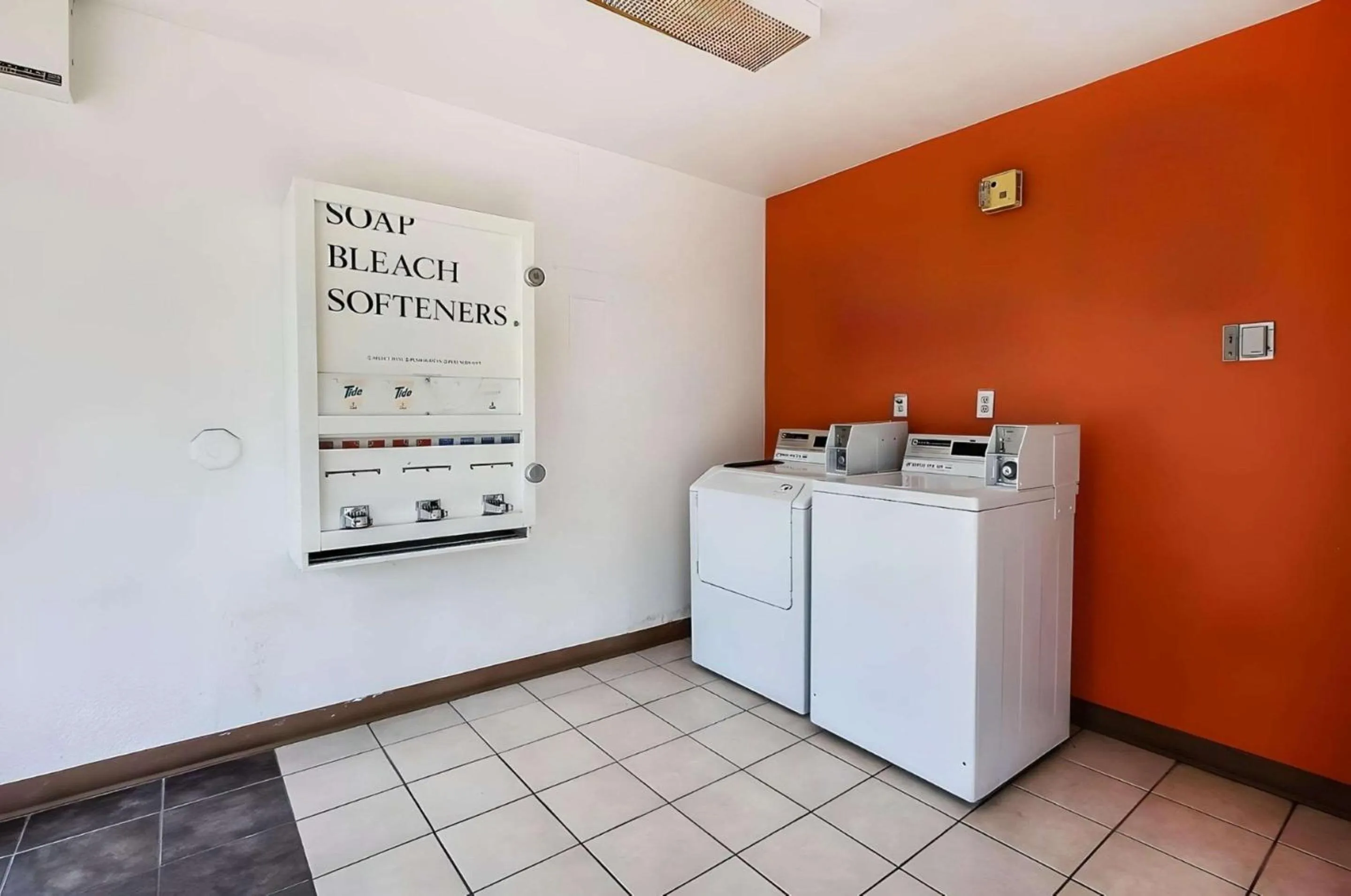 washing machine in Park Inn by Radisson, San Jose