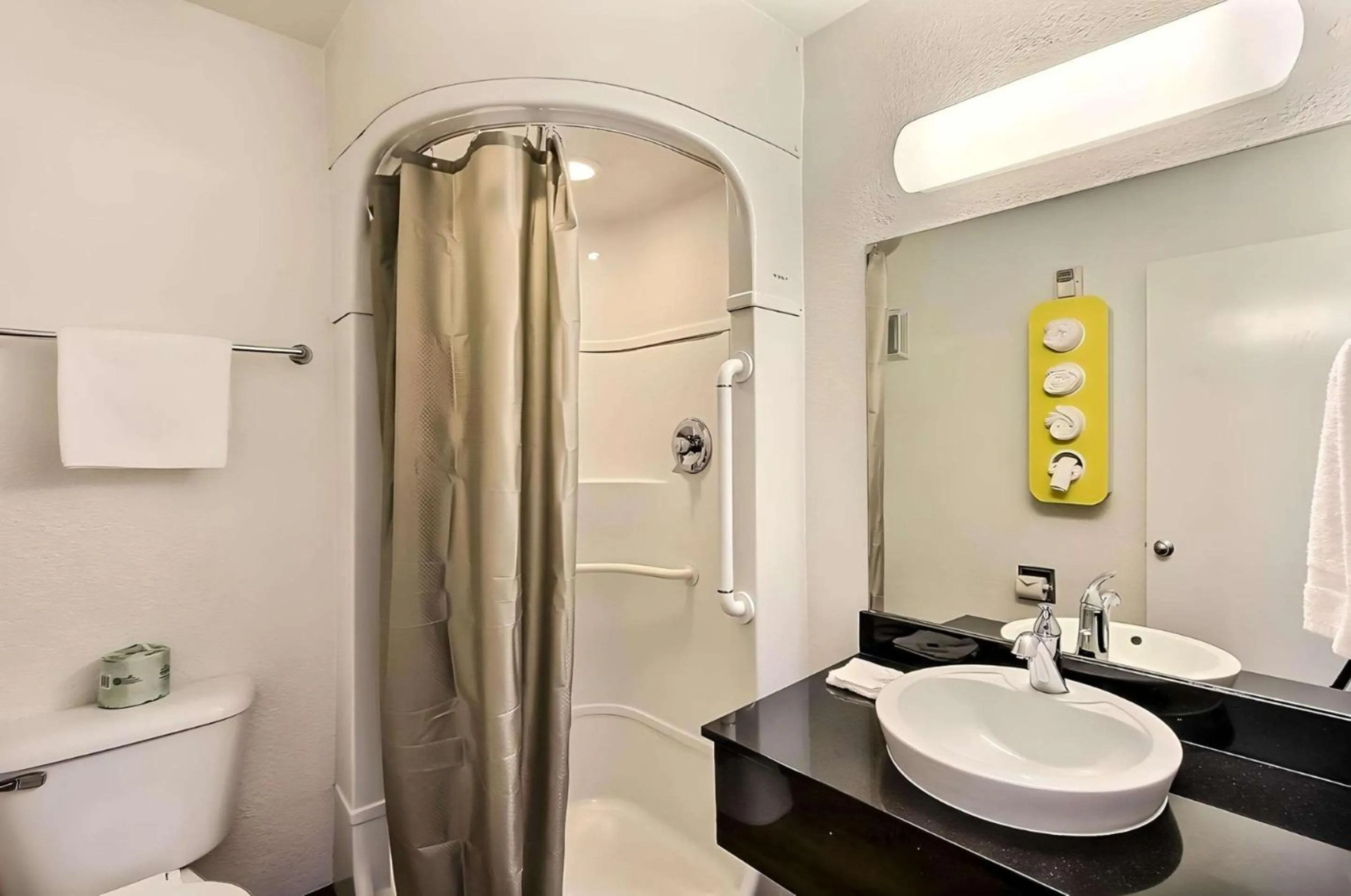 Bedroom in Park Inn by Radisson, San Jose