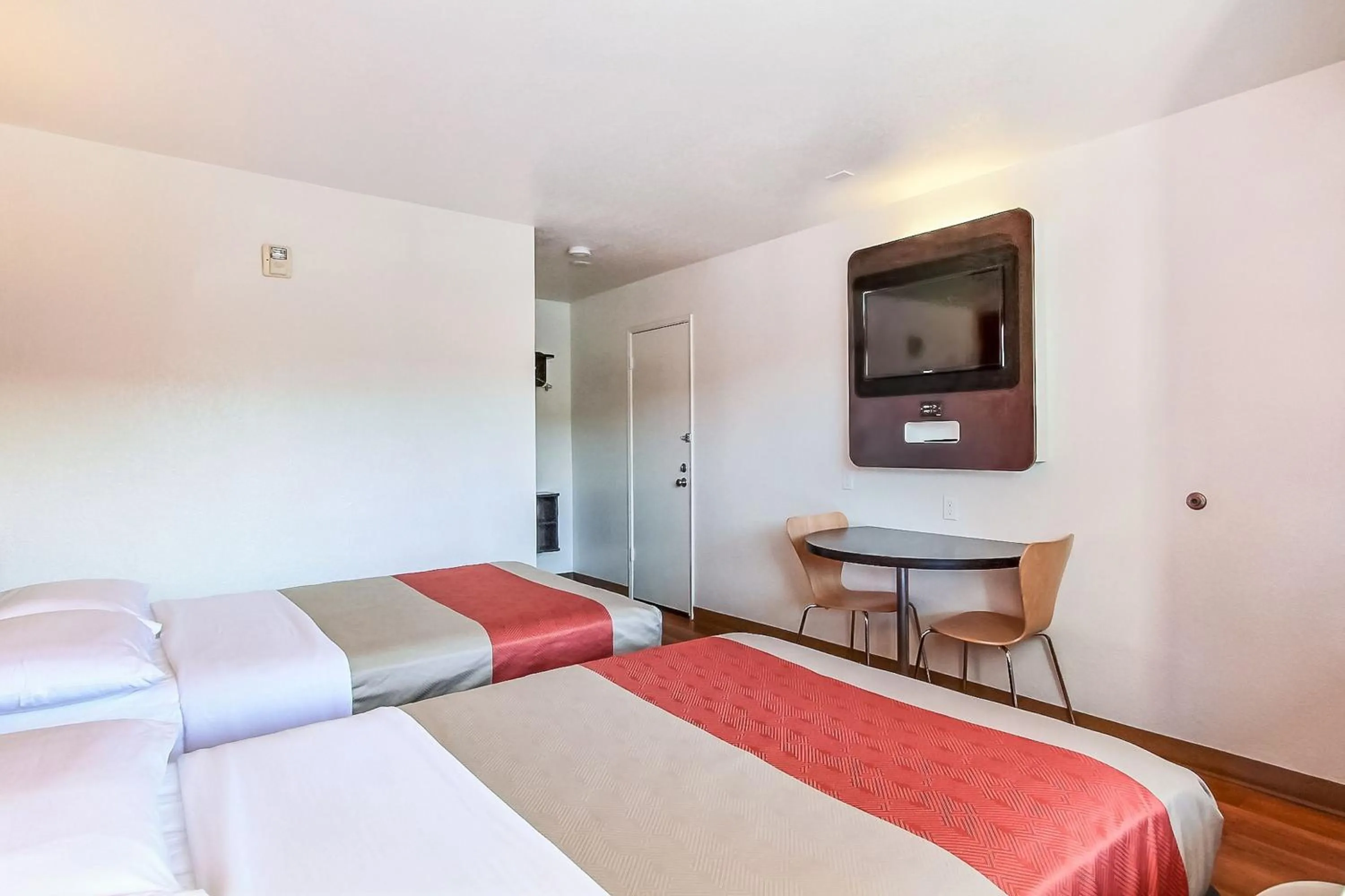 Photo of the whole room, Bed in Park Inn by Radisson, San Jose