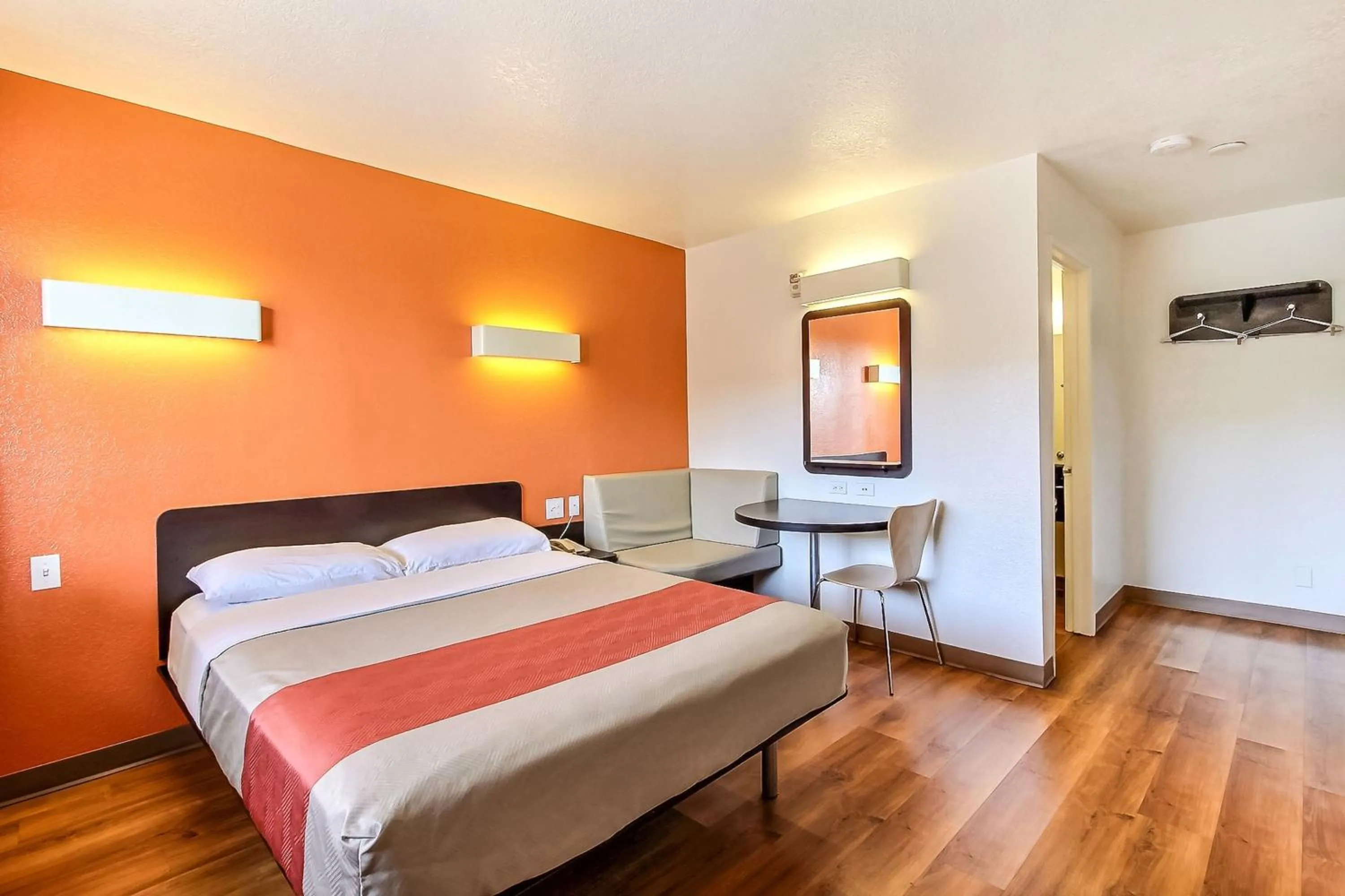 Photo of the whole room, Bed in Park Inn by Radisson, San Jose