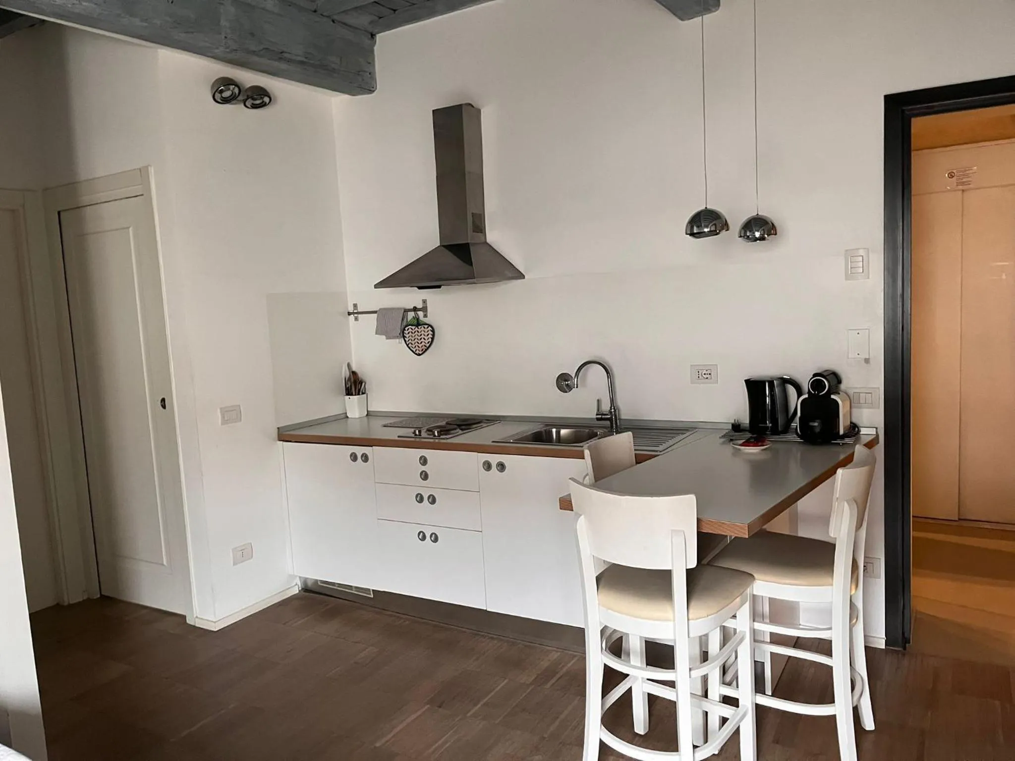 Kitchen or kitchenette in Villa Aruch