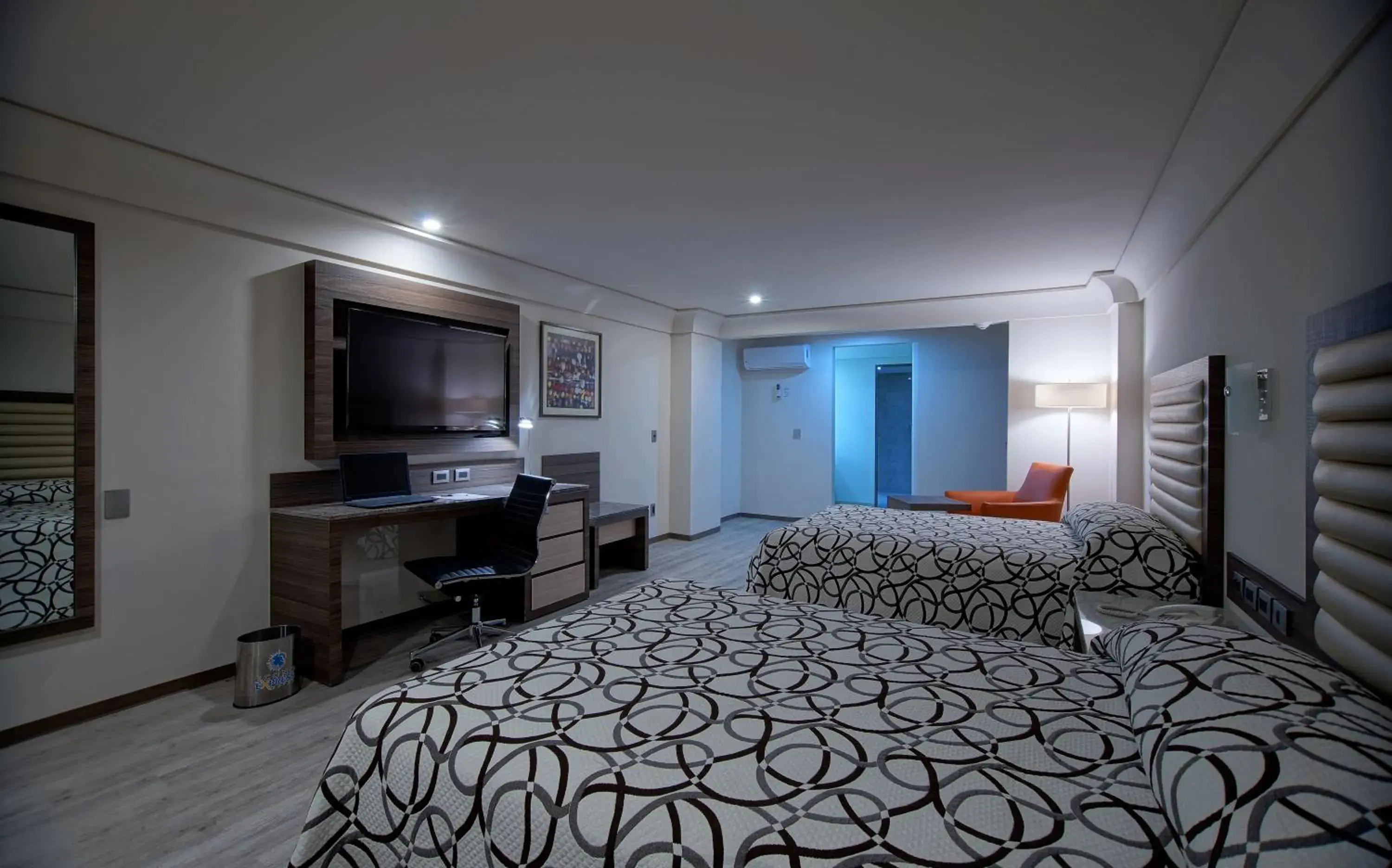 Deluxe Twin Room in Econo Express Hotel Deluxe Twin Room in Econo Express Hotel