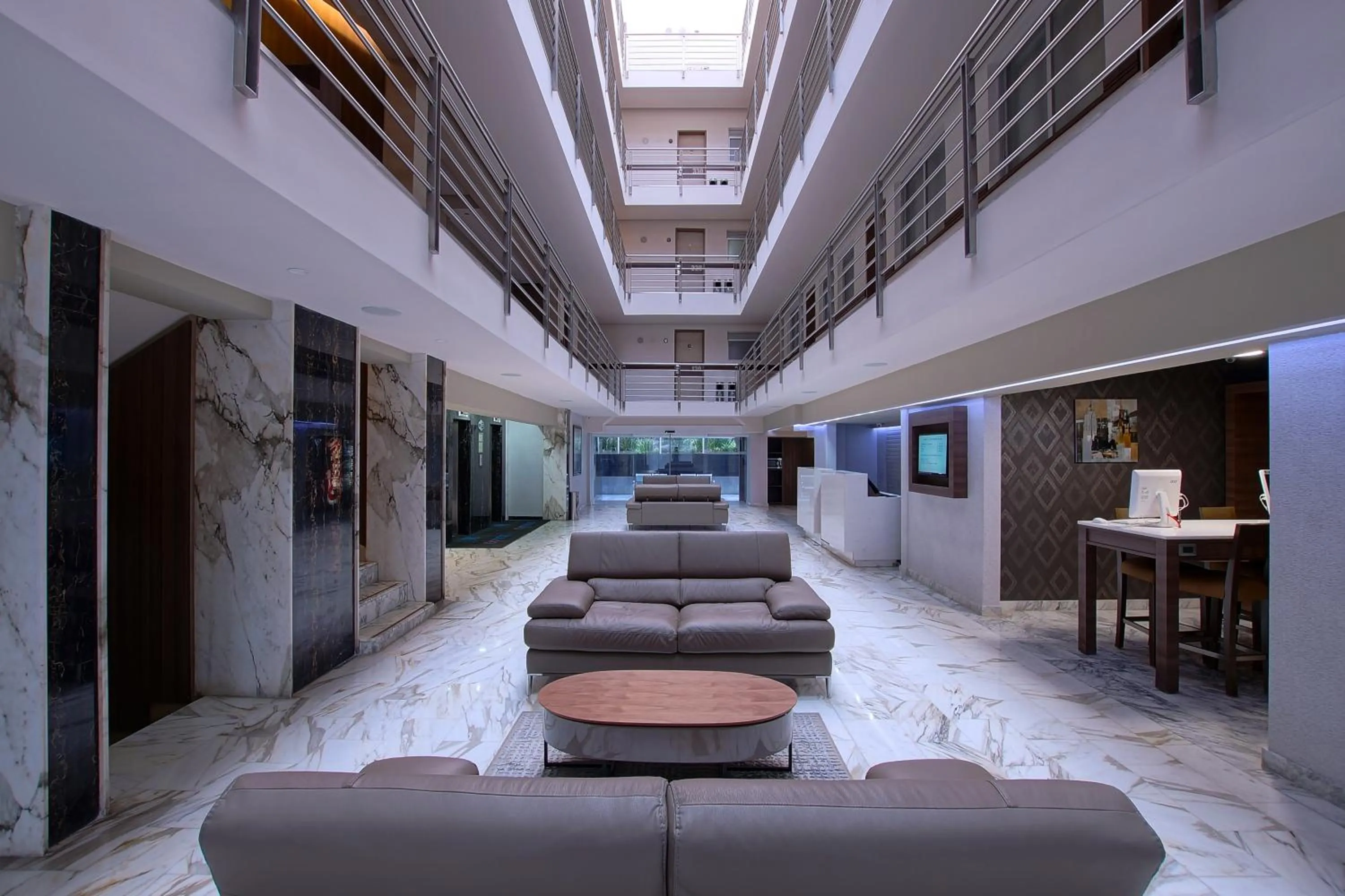 Lobby or reception in Econo Express Hotel