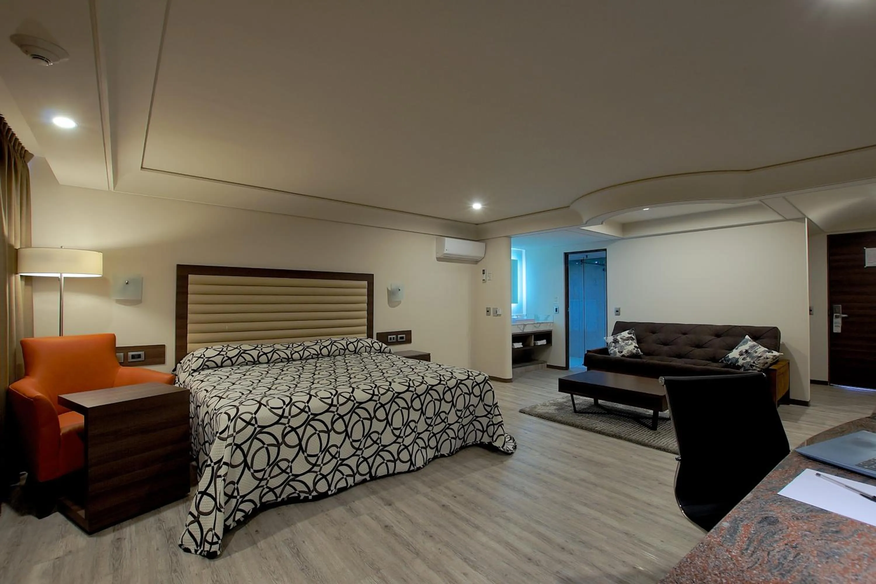 Photo of the whole room, Bed in Econo Express Hotel