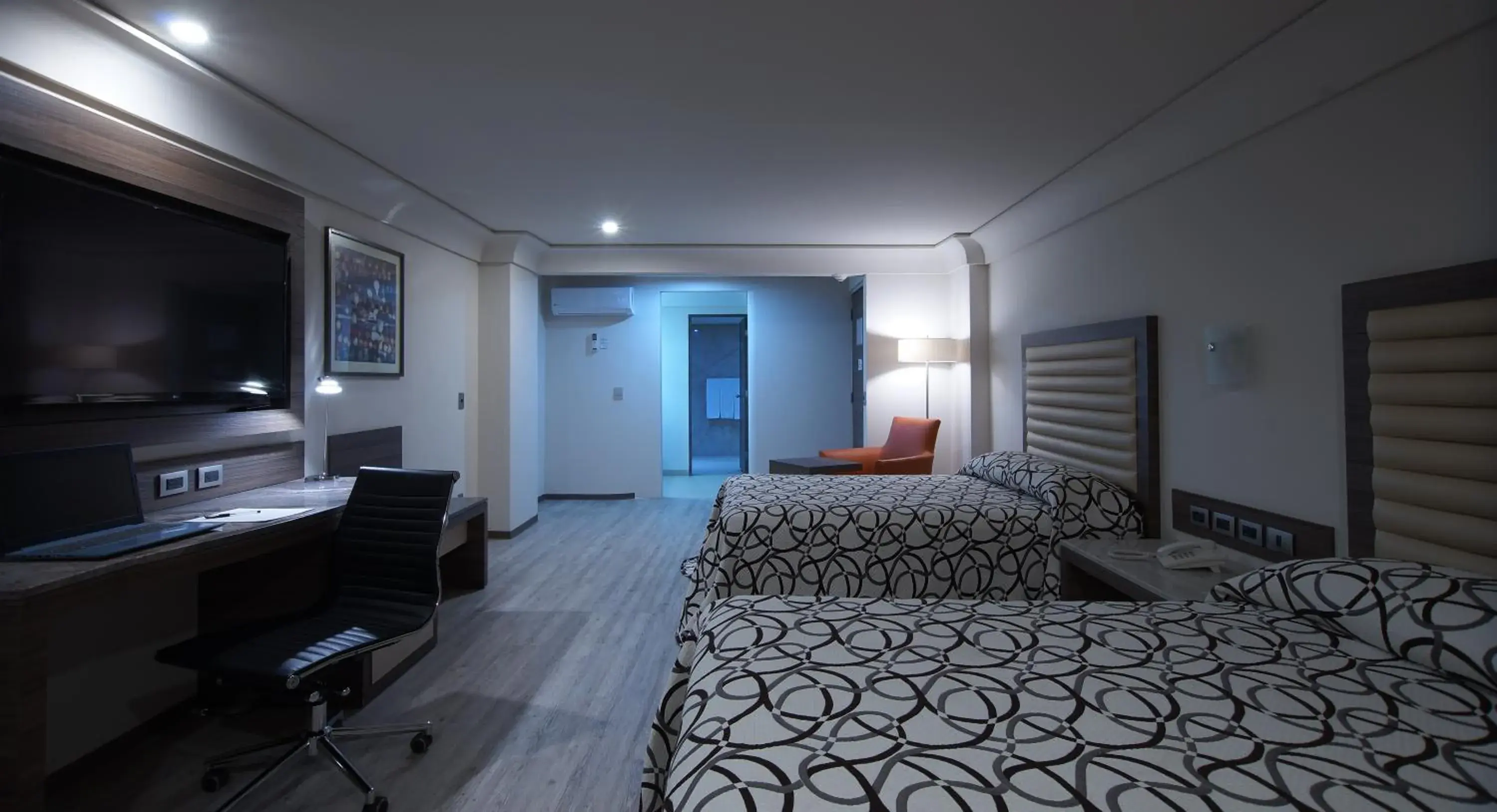 Deluxe Twin Room in Econo Express Hotel Deluxe Twin Room in Econo Express Hotel