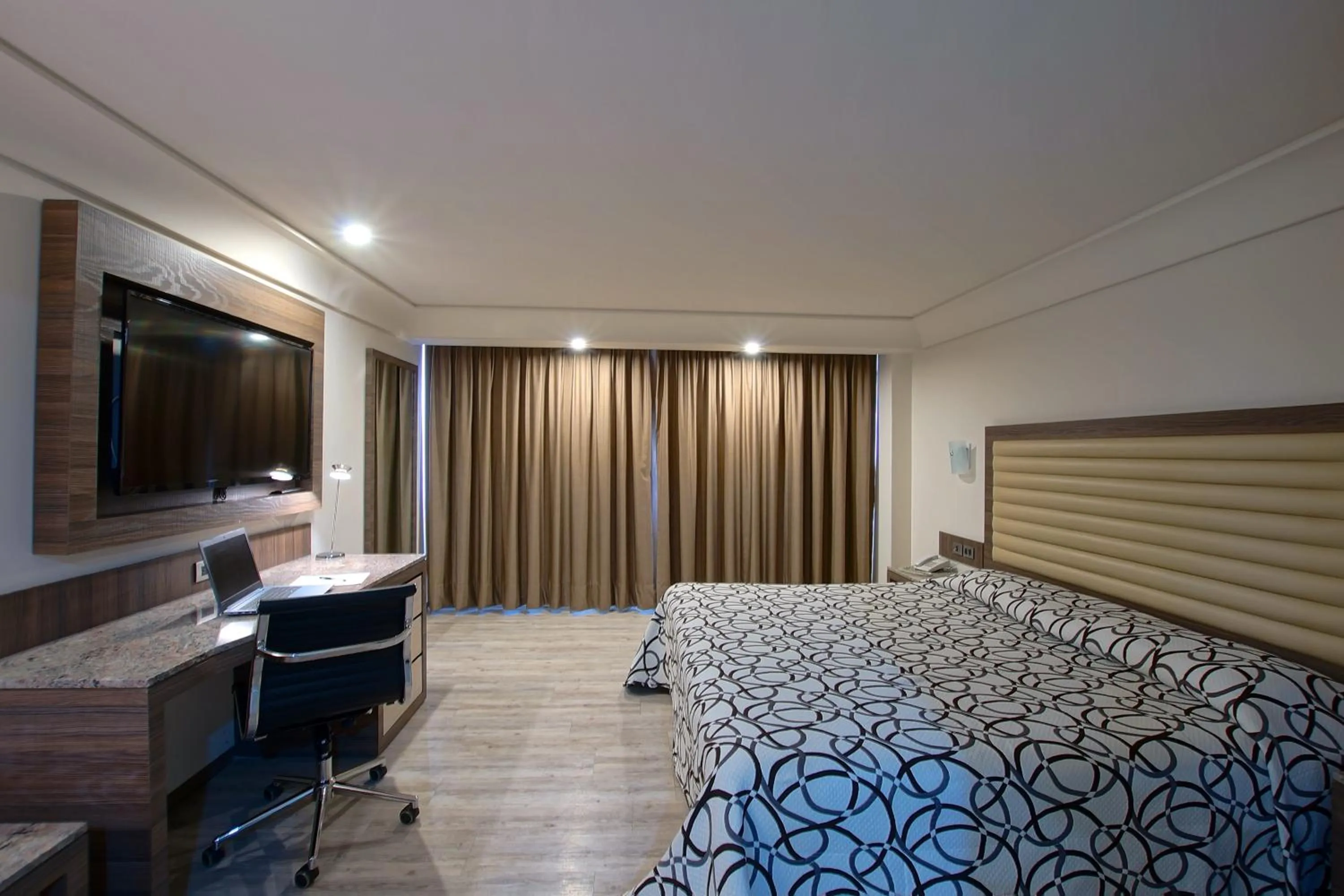 Photo of the whole room, Bed in Econo Express Hotel