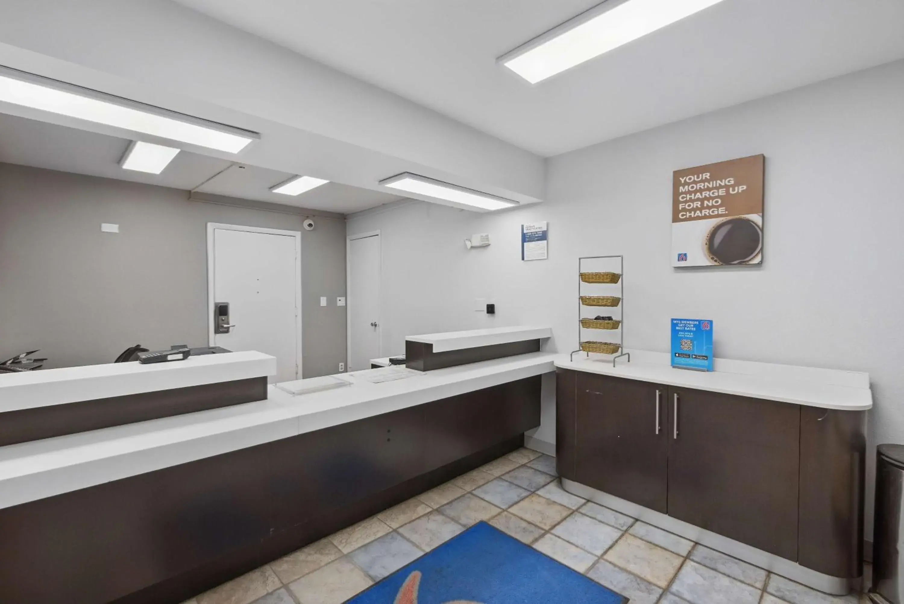 Lobby or reception in Motel 6-Normal, IL - Bloomington Area Lobby or reception in Motel 6-Normal, IL - Bloomington Area