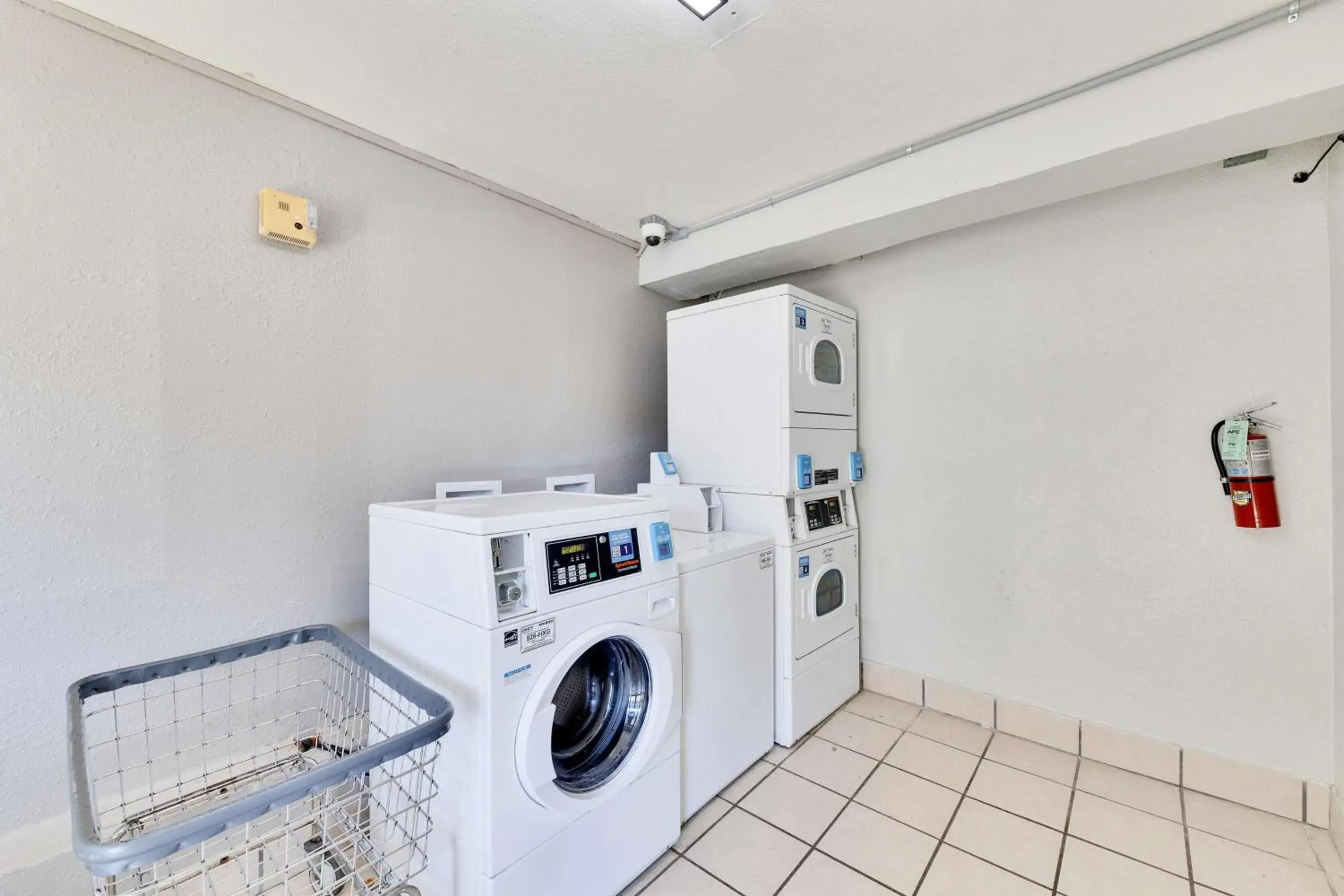 Property building in Motel 6-Austin, TX - Airport - South Property building in Motel 6-Austin, TX - Airport - South