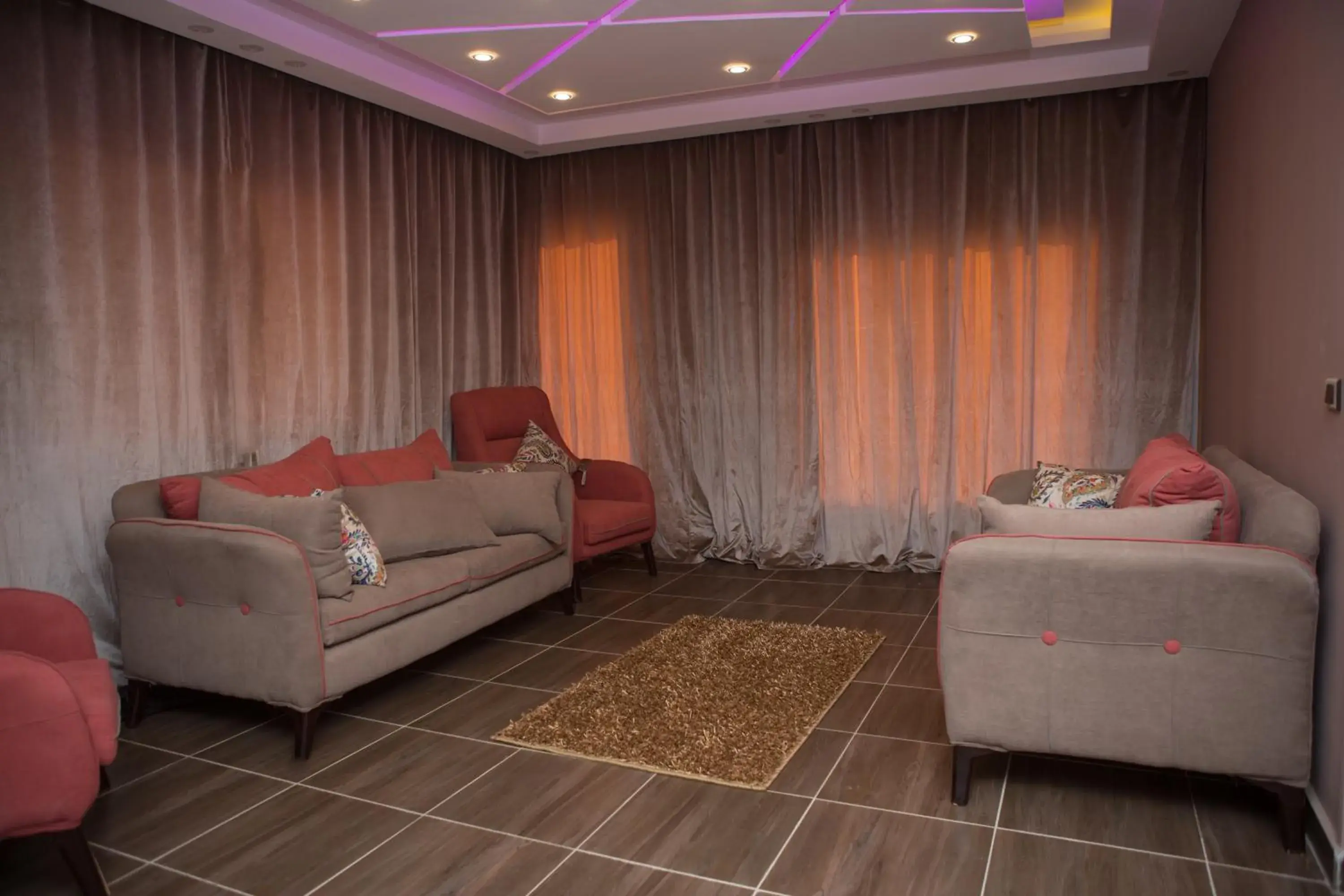 Deluxe Queen Suite with Pyramids view in Hayat Pyramids View Hotel Deluxe Queen Suite with Pyramids view in Hayat Pyramids View Hotel