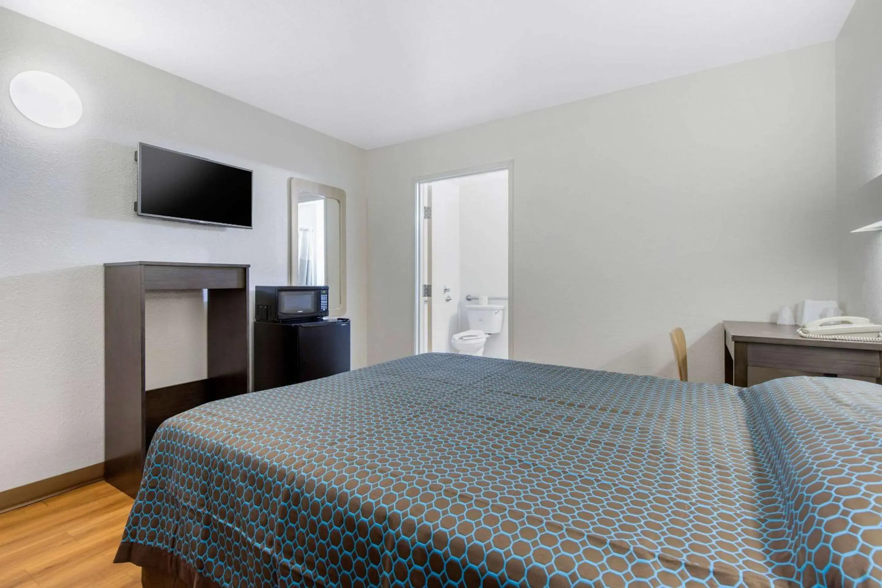 Photo of the whole room in Rodeway Inn Winston Salem Route 52 Photo of the whole room in Rodeway Inn Winston Salem Route 52