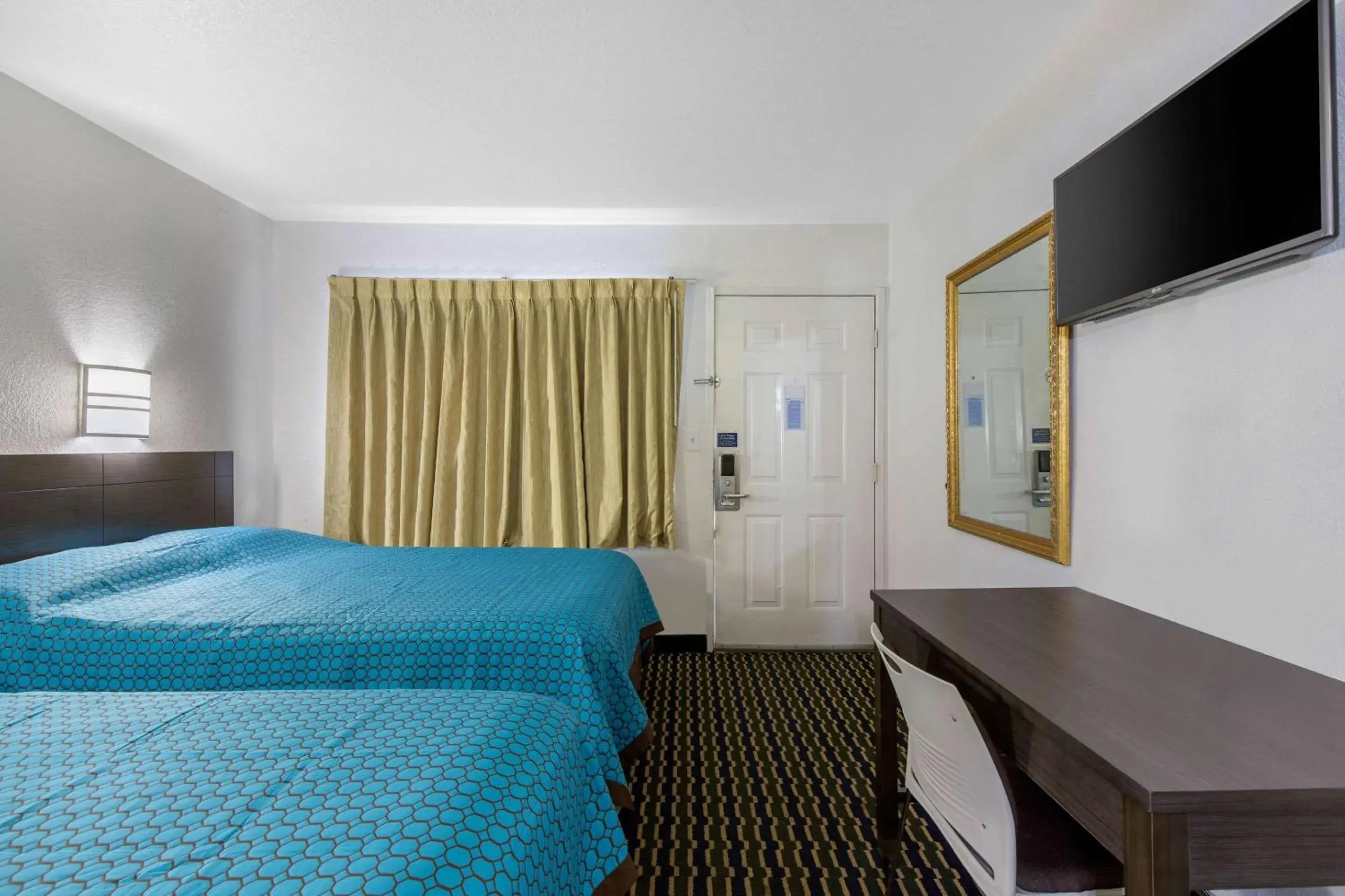 Photo of the whole room in Rodeway Inn Winston Salem Route 52 Photo of the whole room in Rodeway Inn Winston Salem Route 52