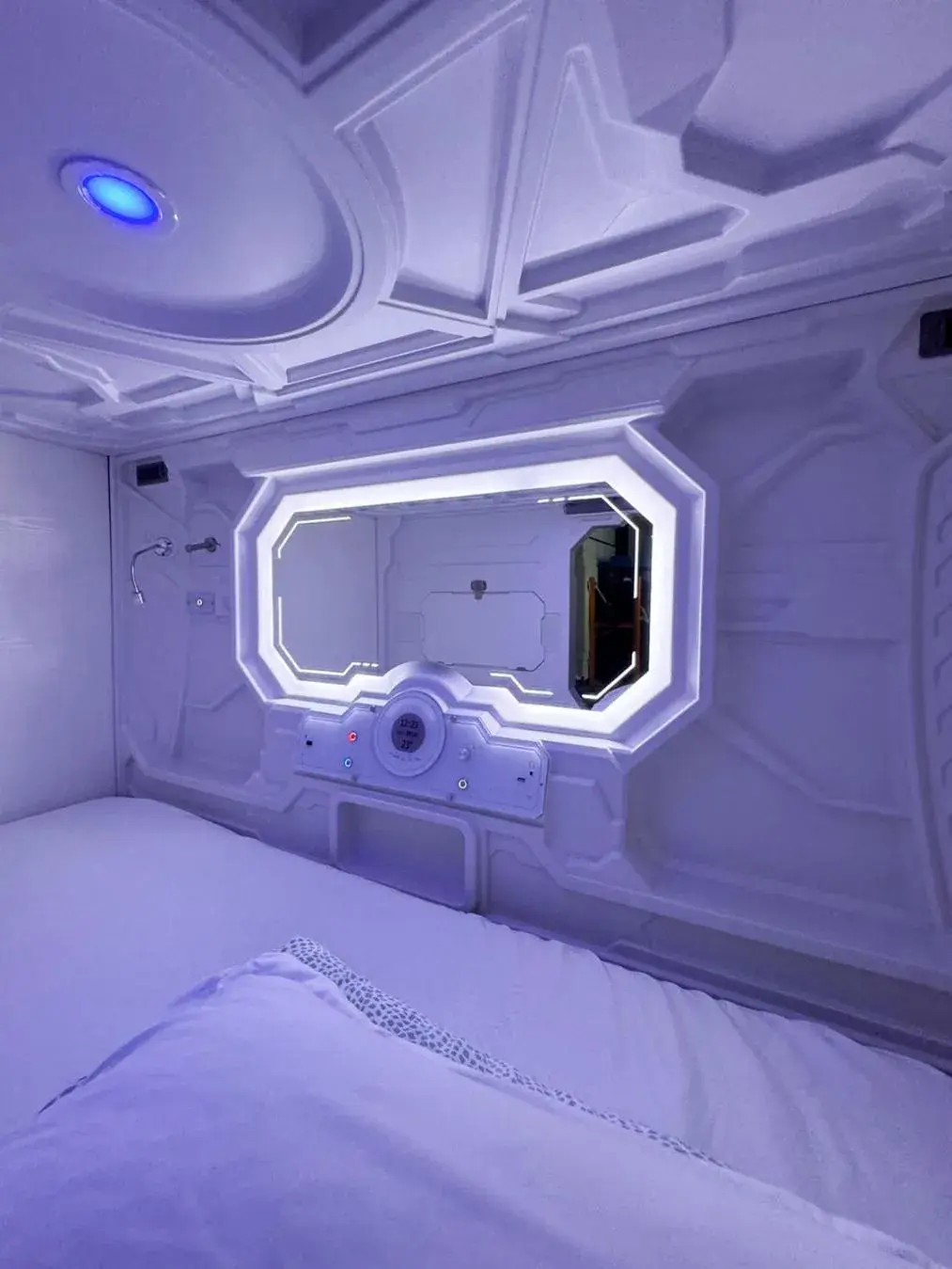 Large Pod Female Room in U Street Capsule Hostel Large Pod Female Room in U Street Capsule Hostel