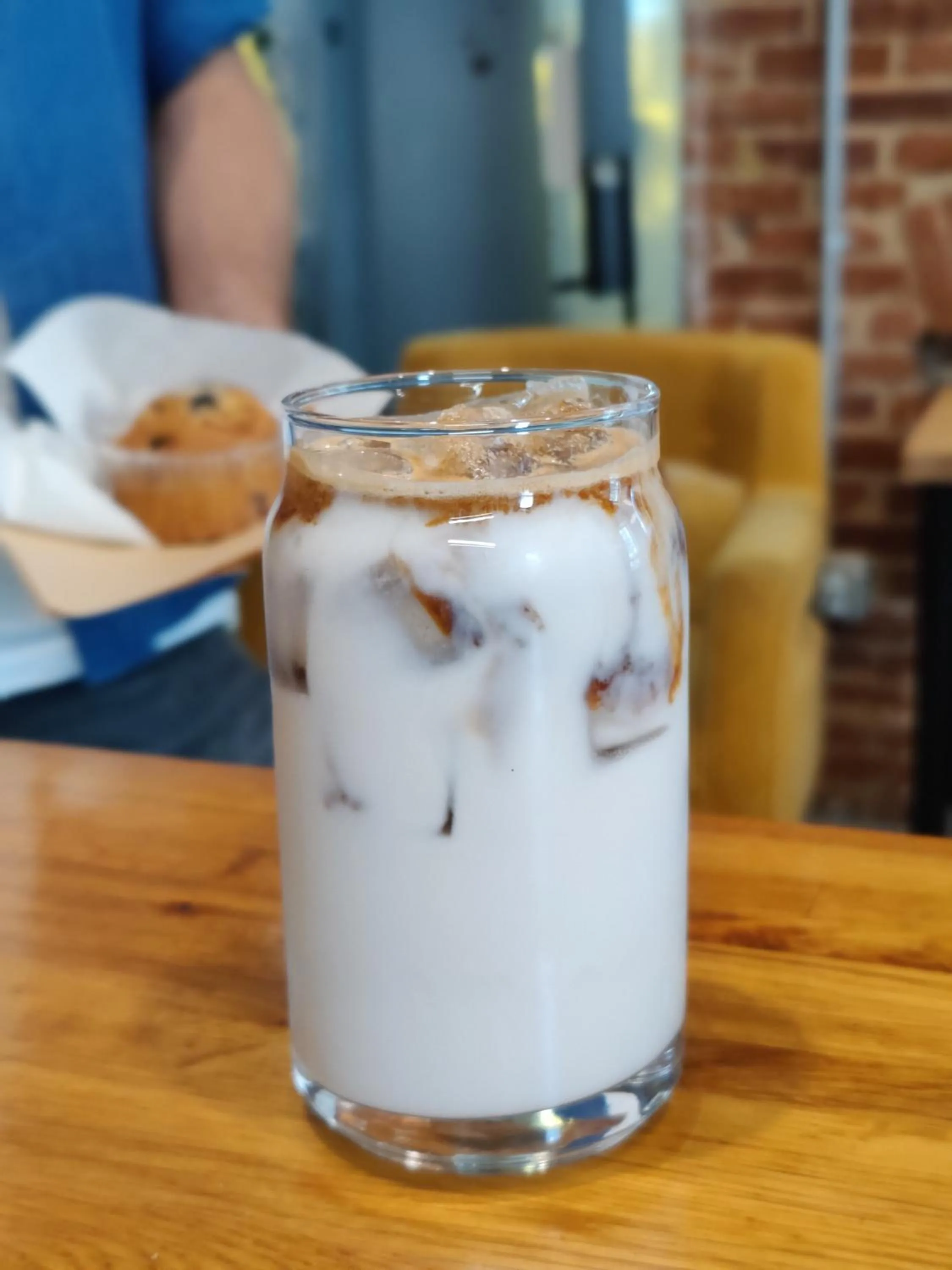 Lounge or bar in U Street Capsule Hostel