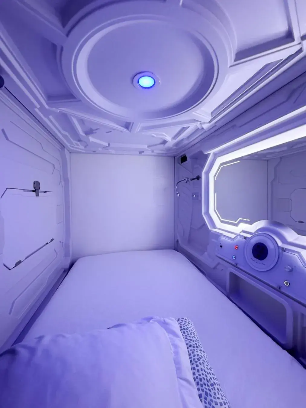 Single Bed in Male Dormitory Room with Shared Bathroom in U Street Capsule Hostel Single Bed in Male Dormitory Room with Shared Bathroom in U Street Capsule Hostel