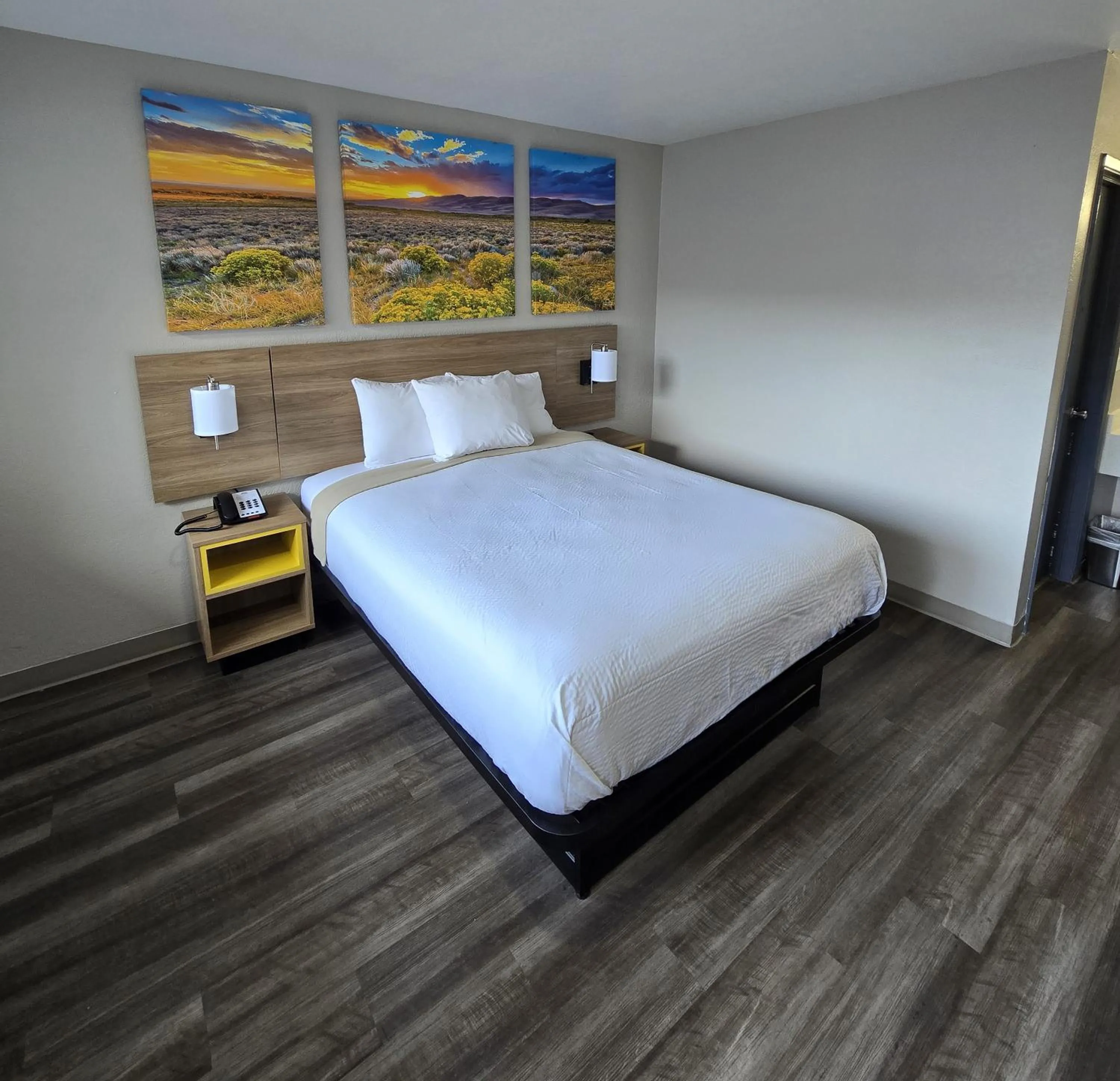 Bed in Days Inn by Wyndham Wichita Falls